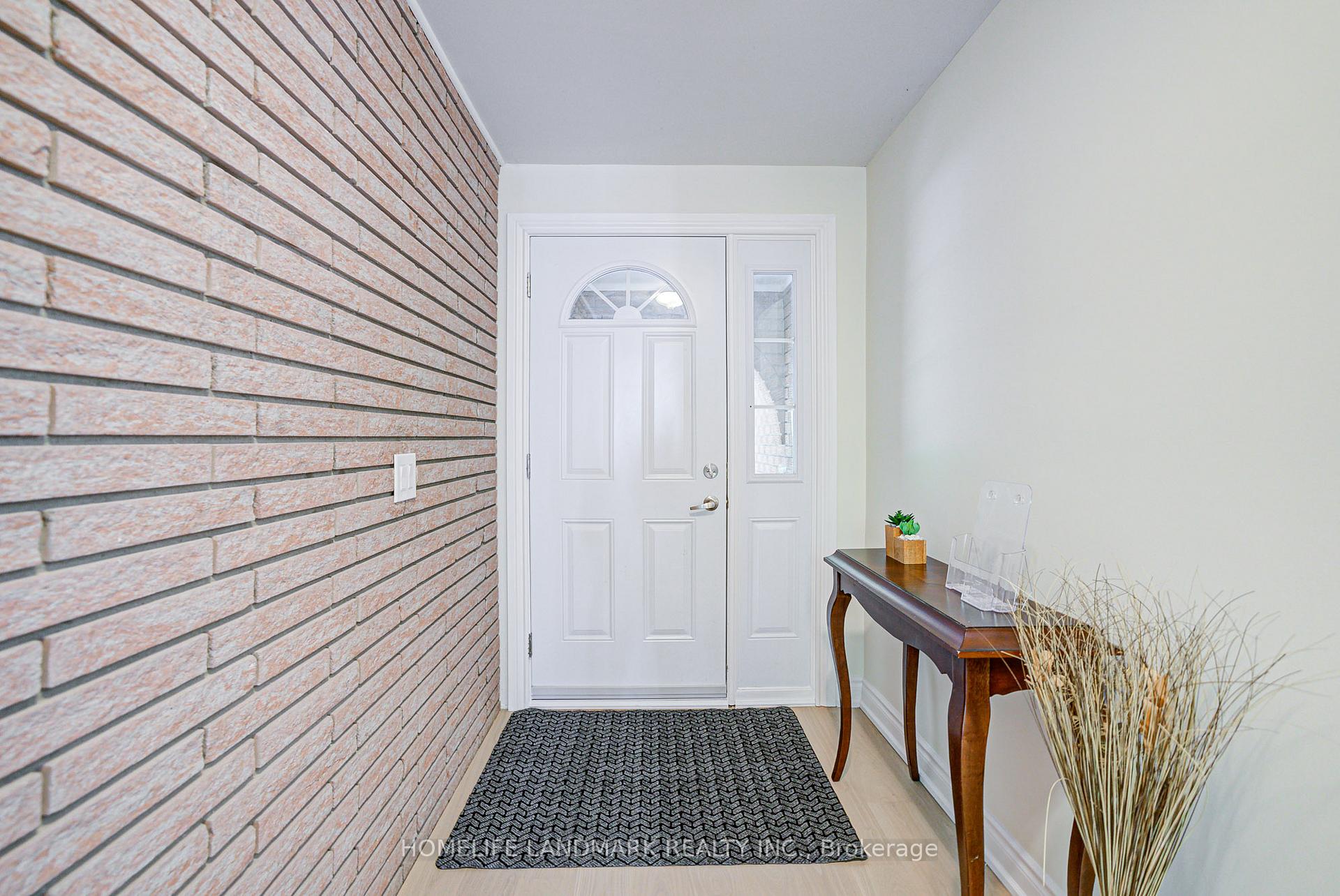 Photo 3 of 19 Sheldon Street, Hamilton, Dundas — HOMEH