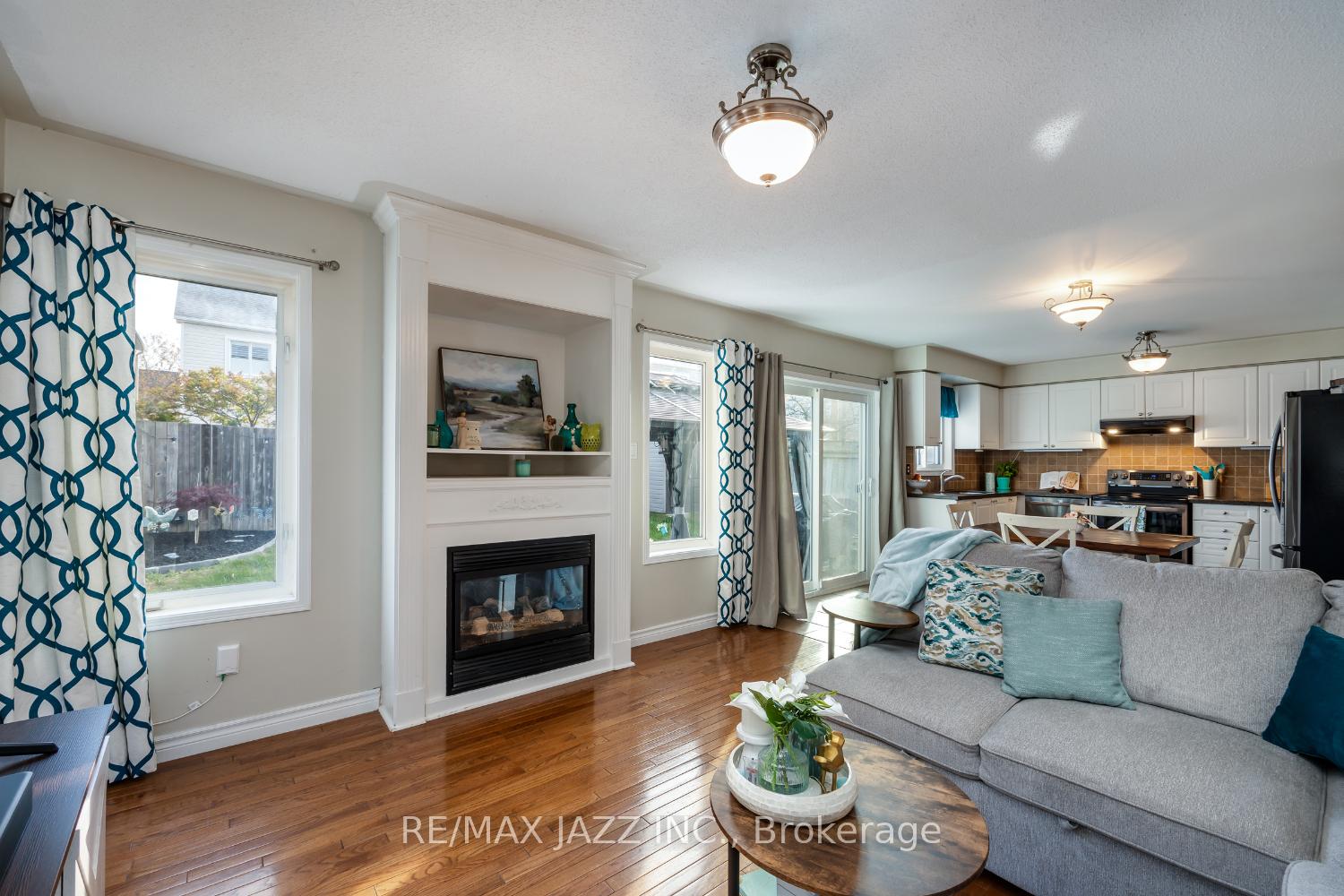 Photo 8 of 1384 Lyncroft Crescent, Oshawa, Taunton — HOMEH