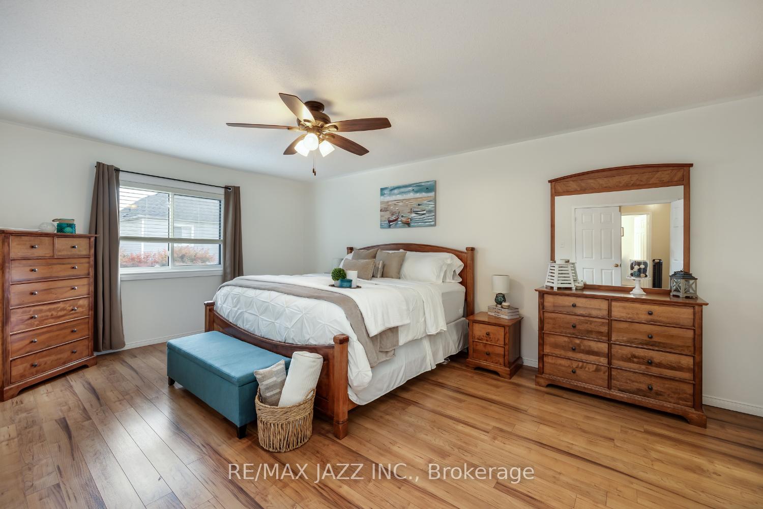 Photo 15 of 1384 Lyncroft Crescent, Oshawa, Taunton — HOMEH