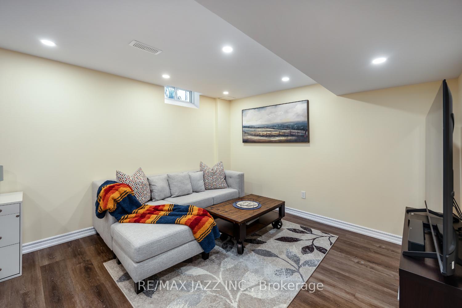Photo 25 of 1384 Lyncroft Crescent, Oshawa, Taunton — HOMEH