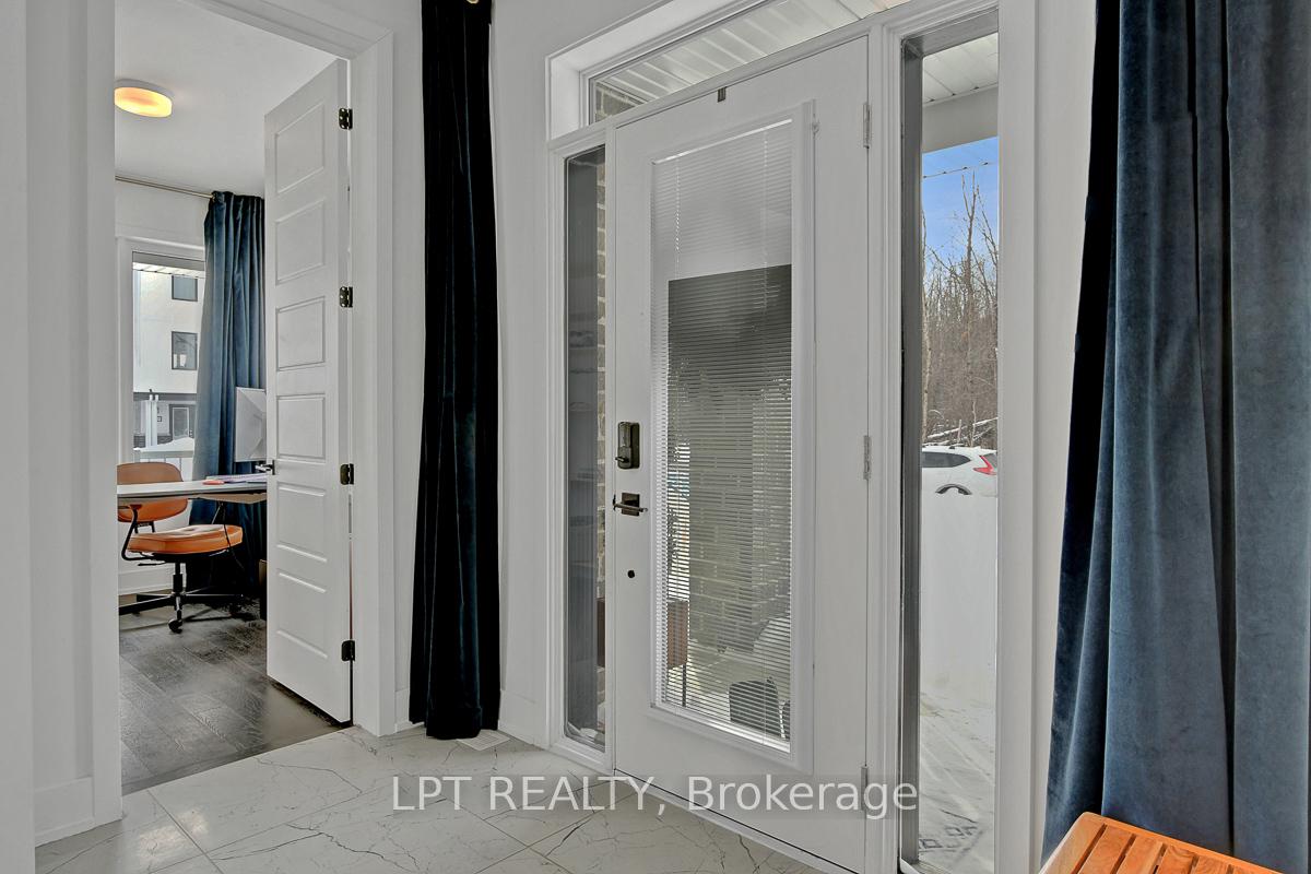 Photo 3 of 2441 Watercolours Way, Ottawa, Barrhaven - Half Moon Bay — HOMEH