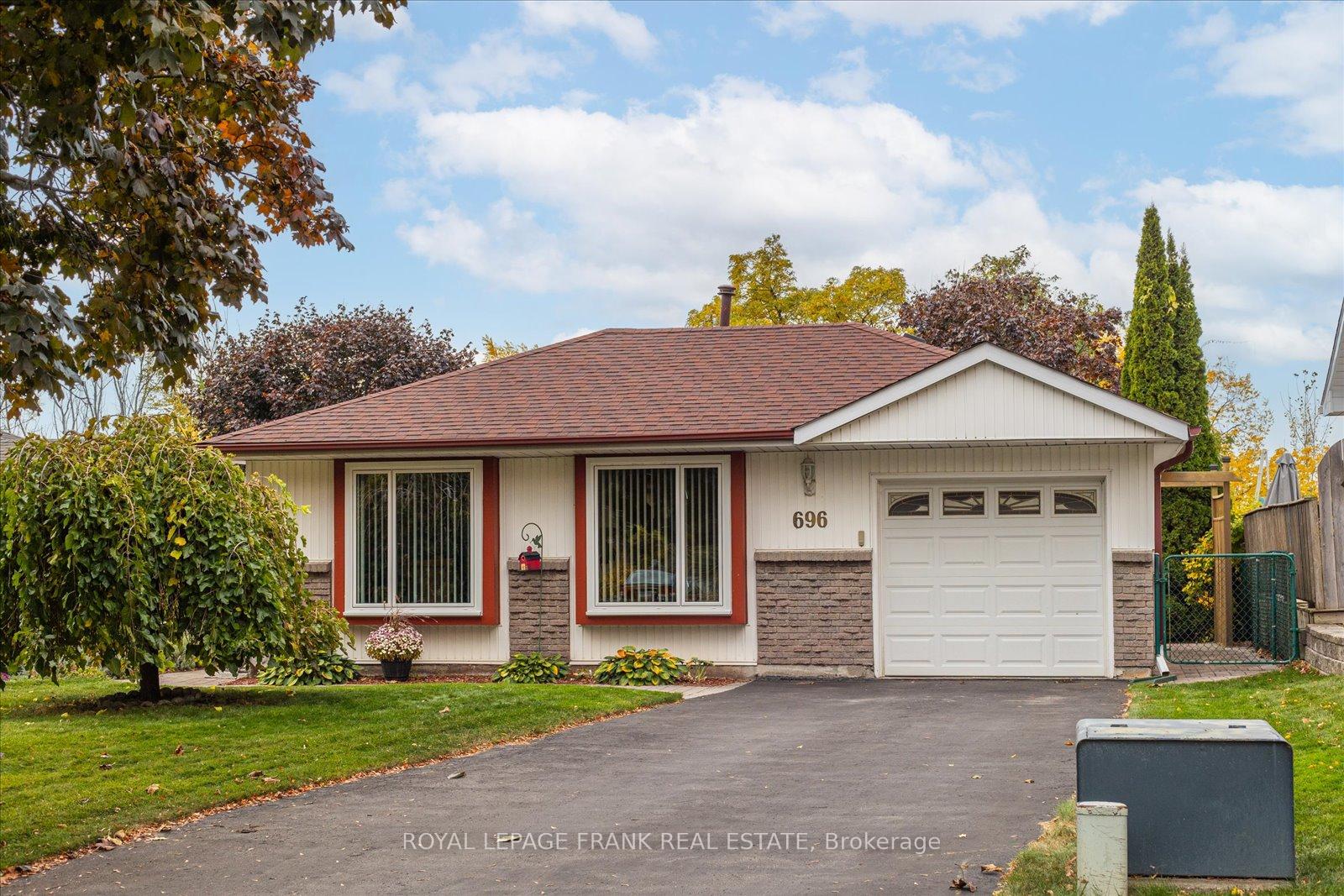Photo 1 of 696 Down Crescent, Oshawa, Donevan — HOMEH
