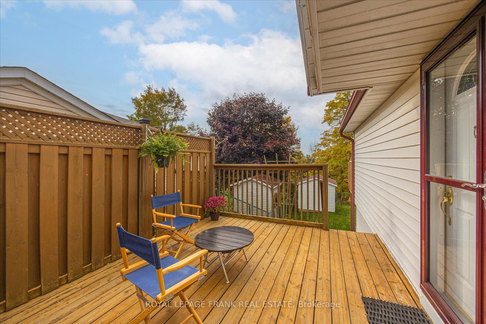 Photo 4 of 696 Down Crescent, Oshawa, Donevan — HOMEH