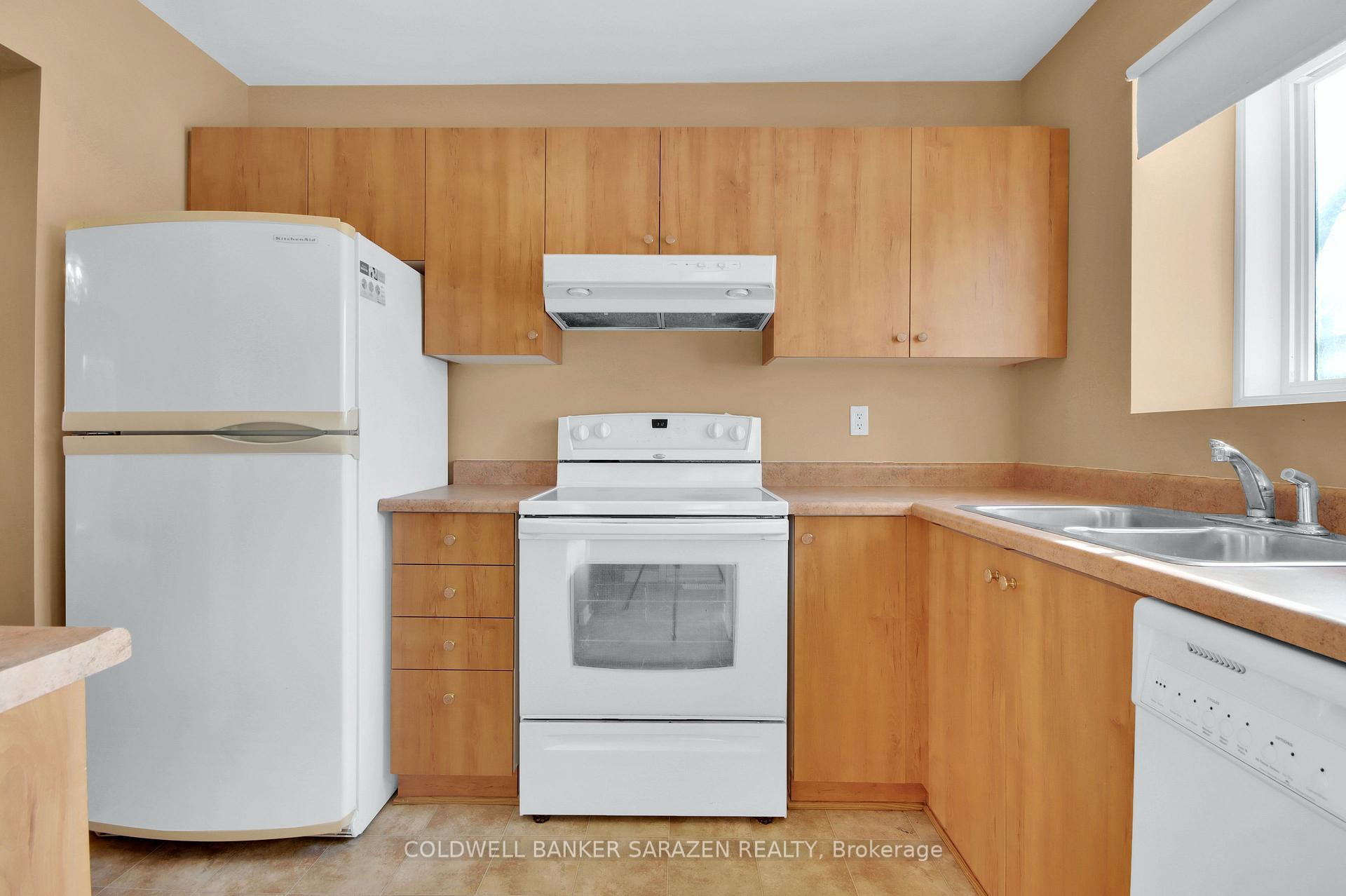 Photo 6 of 9 Airycot Circle, Ottawa, Barrhaven - Pheasant Run — HOMEH