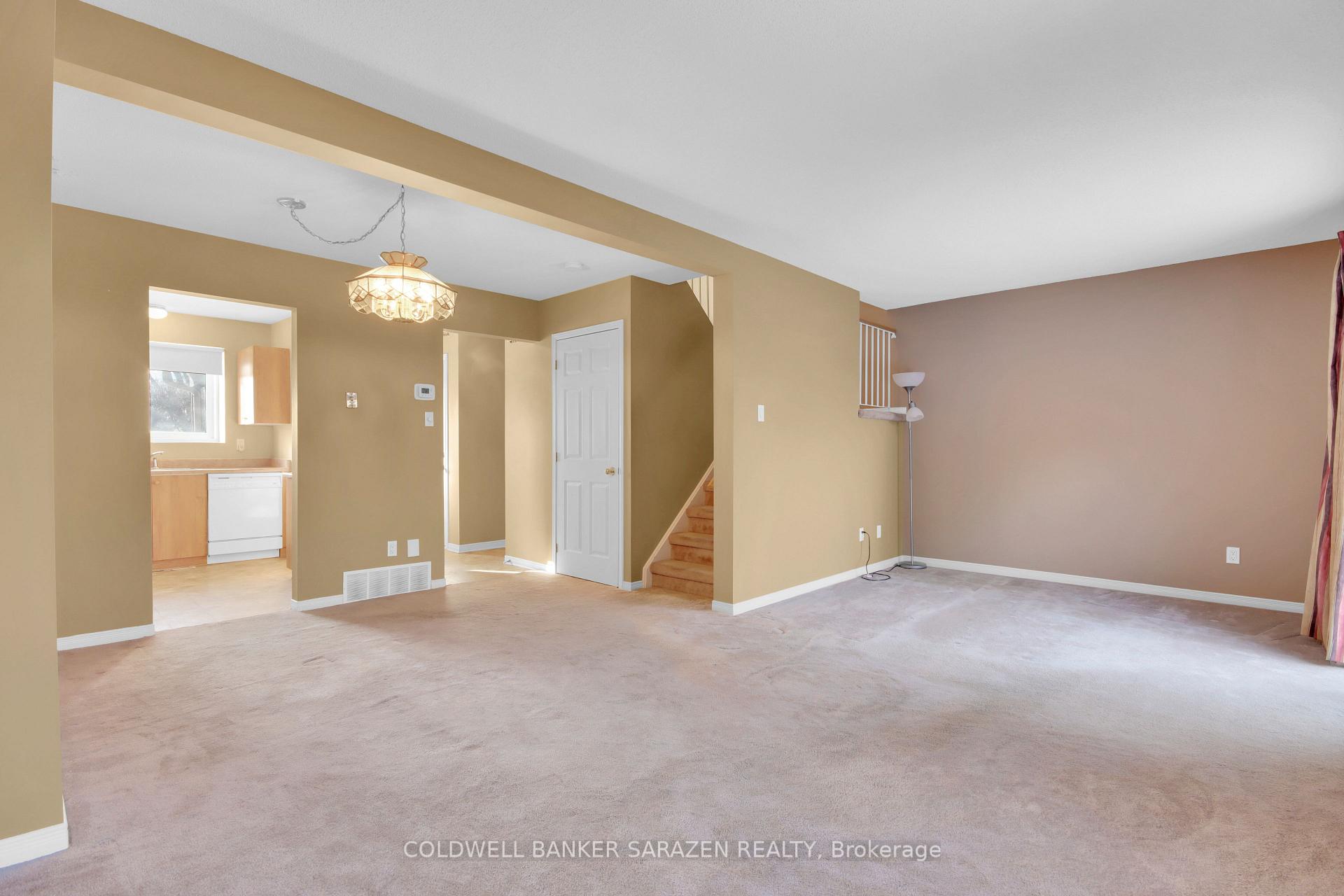 Photo 8 of 9 Airycot Circle, Ottawa, Barrhaven - Pheasant Run — HOMEH