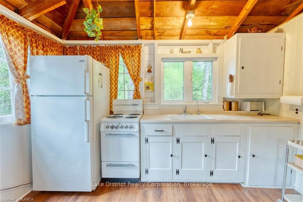 Photo 6 of 1098 Pine Path, Frontenac, Frontenac North — HOMEH