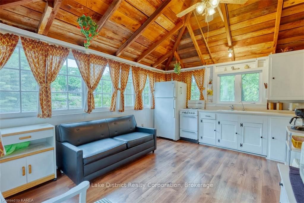 Photo 5 of 1098 Pine Path, Frontenac, Frontenac North — HOMEH