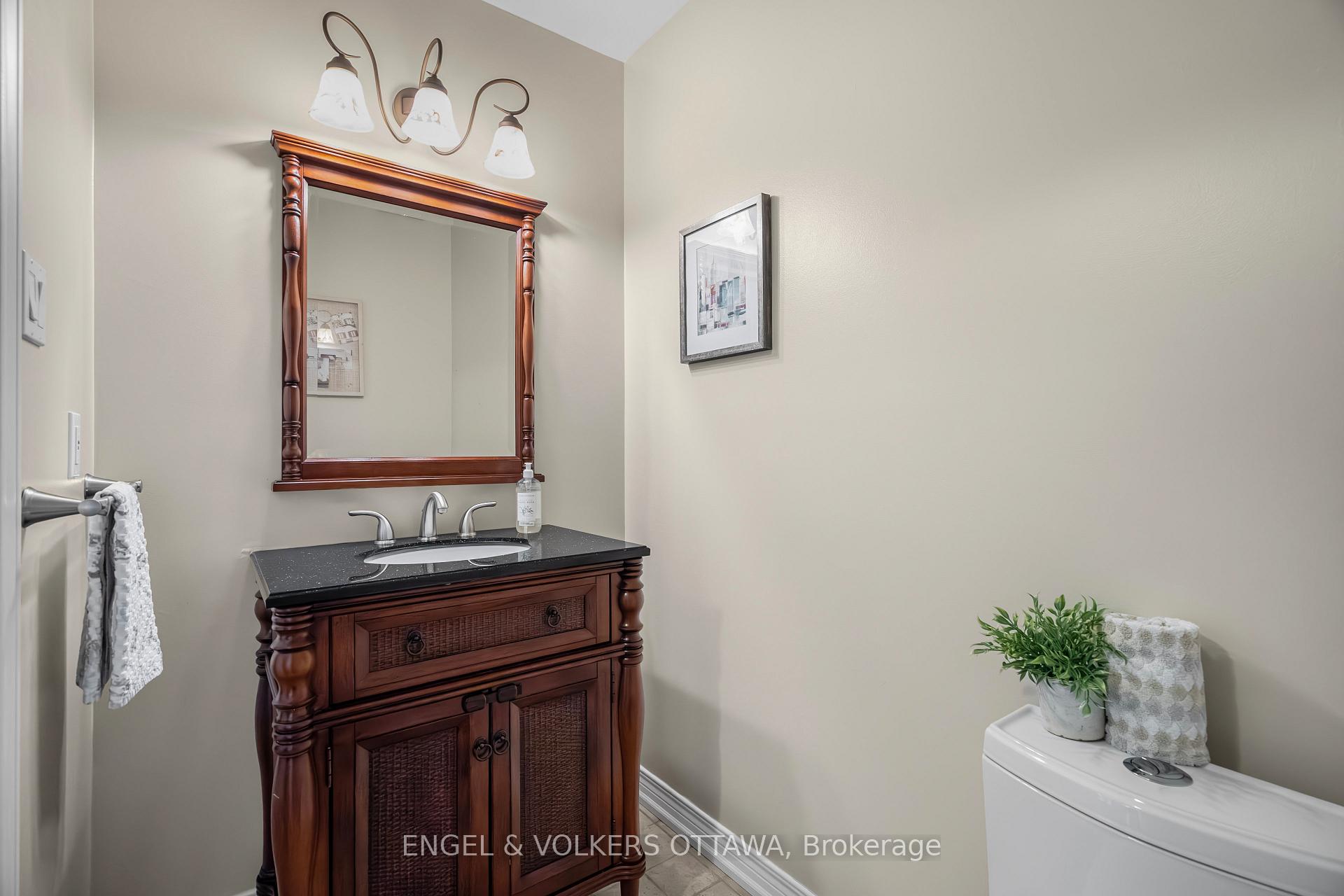 Photo 4 of 36 Newborough Crescent, Ottawa, Barrhaven East — HOMEH