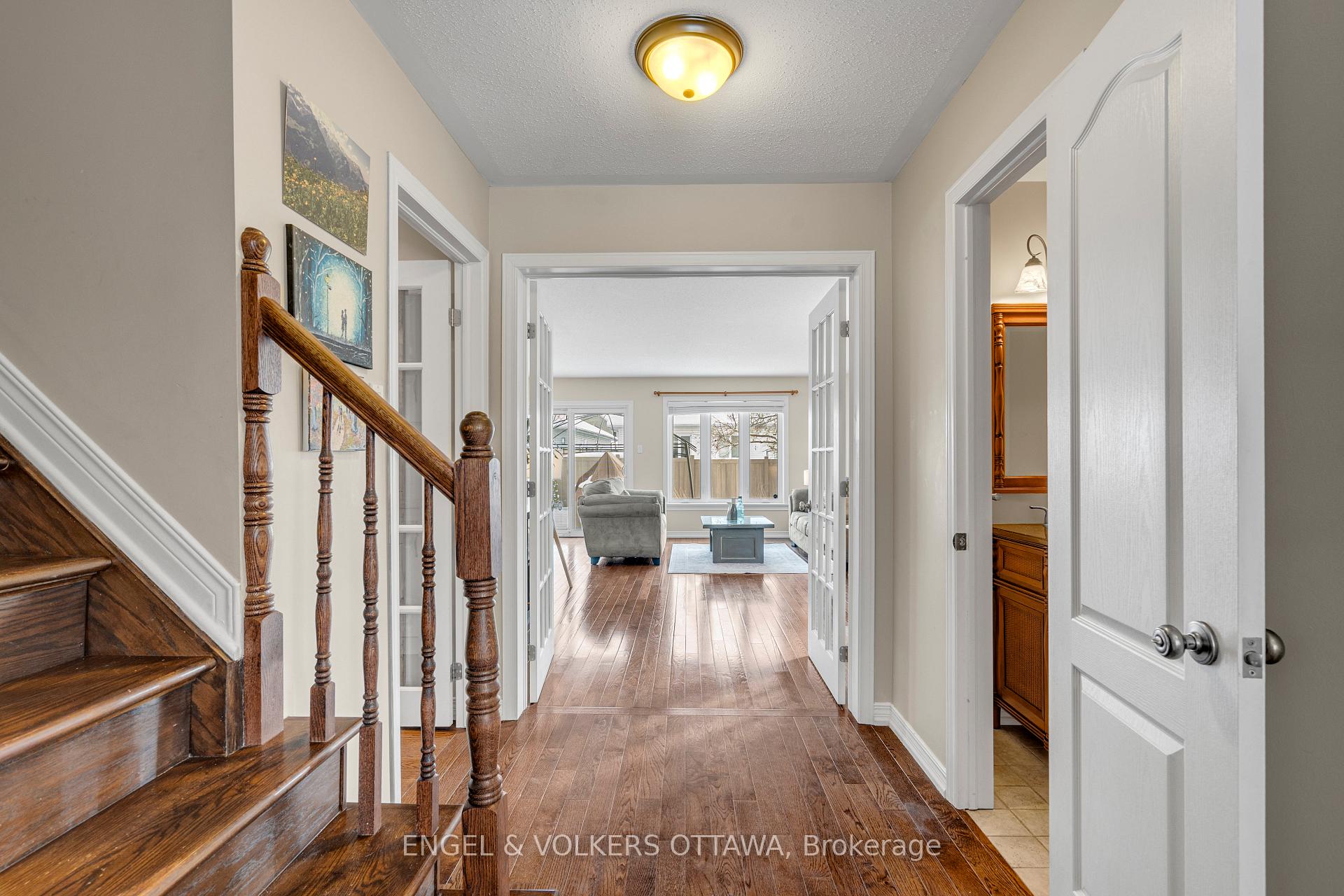 Photo 5 of 36 Newborough Crescent, Ottawa, Barrhaven East — HOMEH