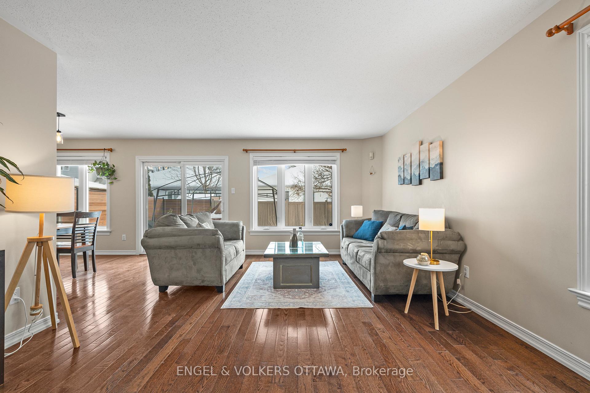 Photo 6 of 36 Newborough Crescent, Ottawa, Barrhaven East — HOMEH