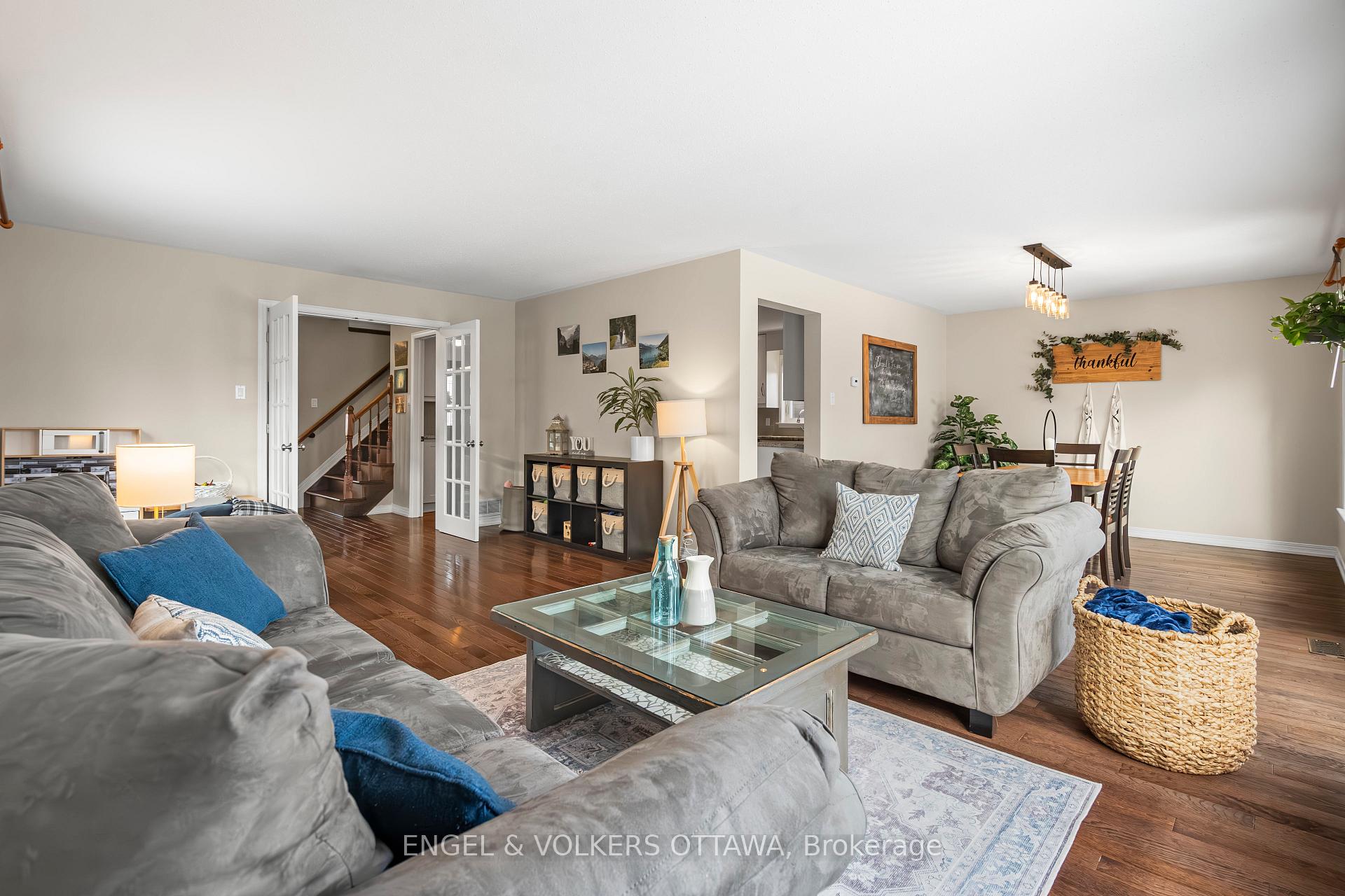 Photo 8 of 36 Newborough Crescent, Ottawa, Barrhaven East — HOMEH