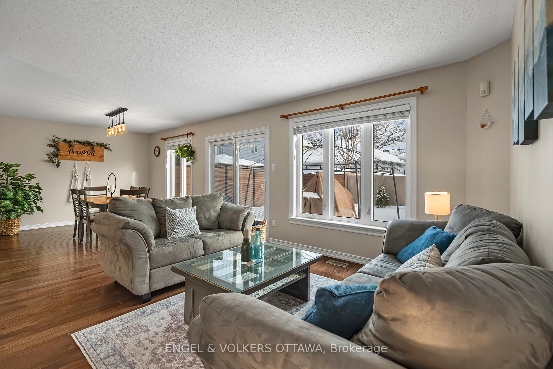 Photo 9 of 36 Newborough Crescent, Ottawa, Barrhaven East — HOMEH