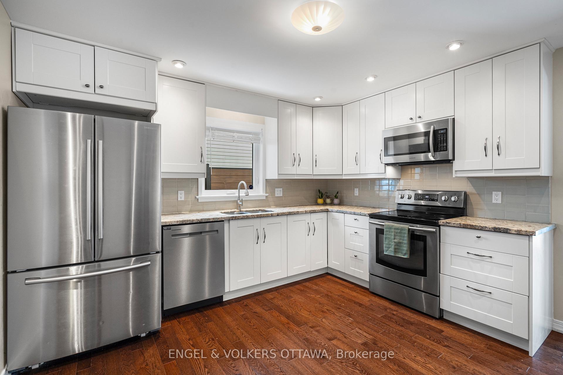 Photo 12 of 36 Newborough Crescent, Ottawa, Barrhaven East — HOMEH