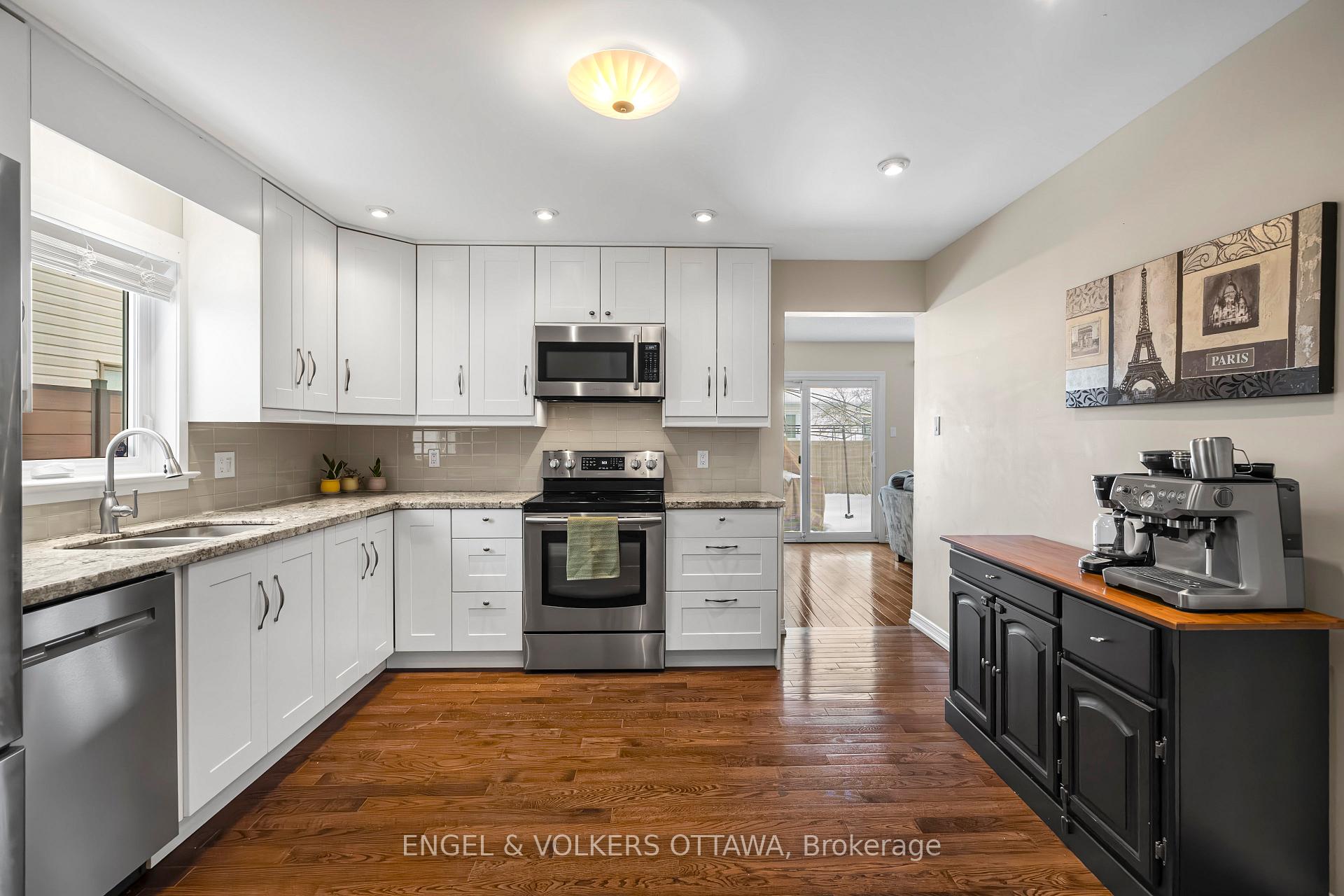 Photo 13 of 36 Newborough Crescent, Ottawa, Barrhaven East — HOMEH