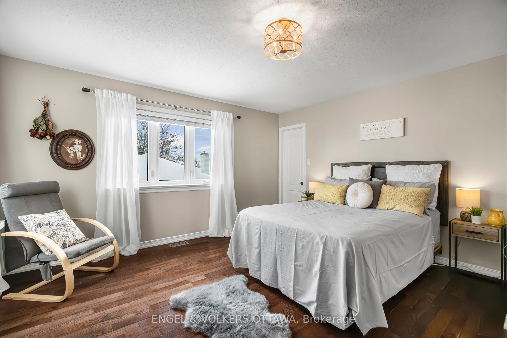 Photo 18 of 36 Newborough Crescent, Ottawa, Barrhaven East — HOMEH