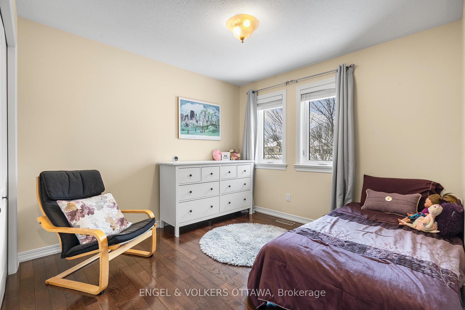 Photo 24 of 36 Newborough Crescent, Ottawa, Barrhaven East — HOMEH