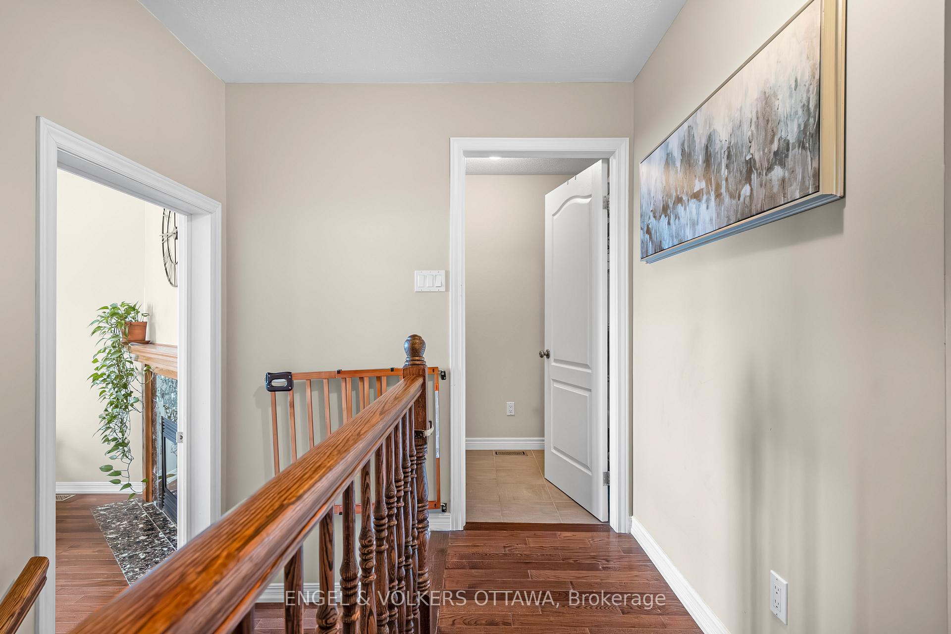 Photo 26 of 36 Newborough Crescent, Ottawa, Barrhaven East — HOMEH
