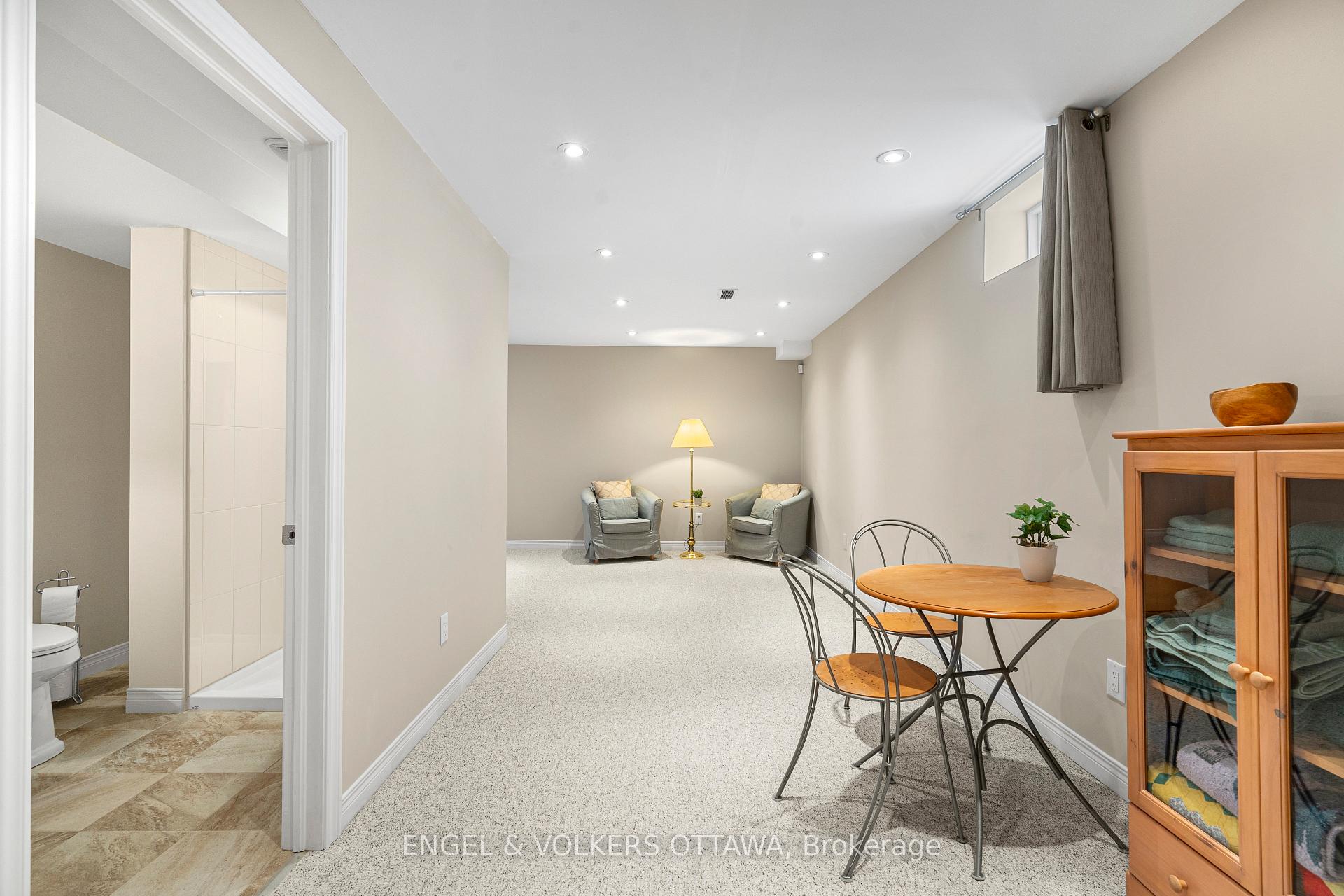 Photo 33 of 36 Newborough Crescent, Ottawa, Barrhaven East — HOMEH