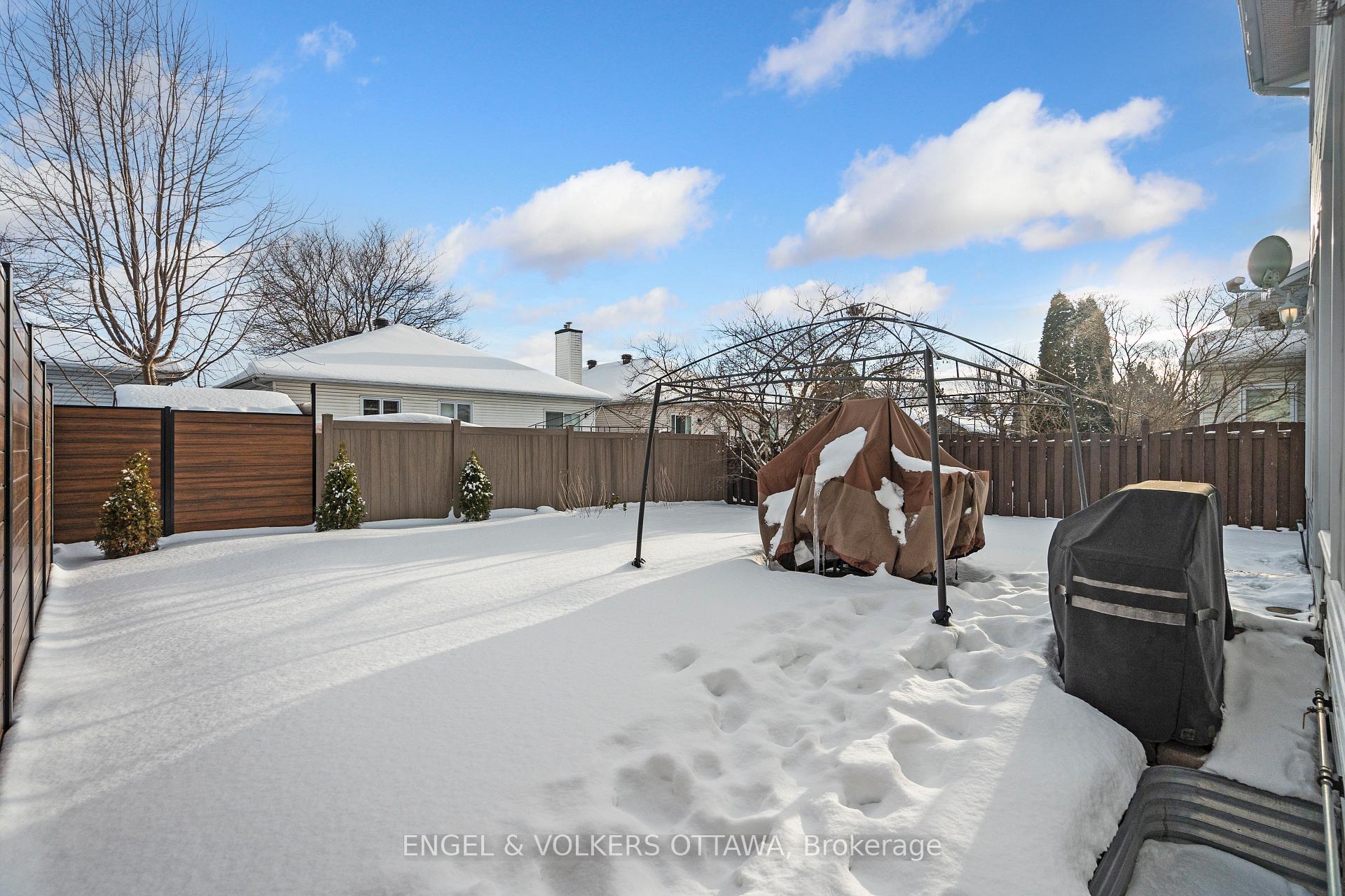 Photo 35 of 36 Newborough Crescent, Ottawa, Barrhaven East — HOMEH