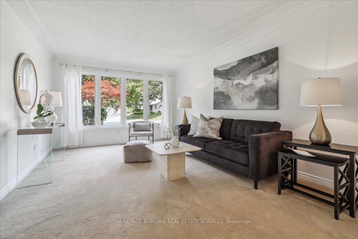 Photo 5 of 199 Penn Drive, Burlington, Roseland — HOMEH