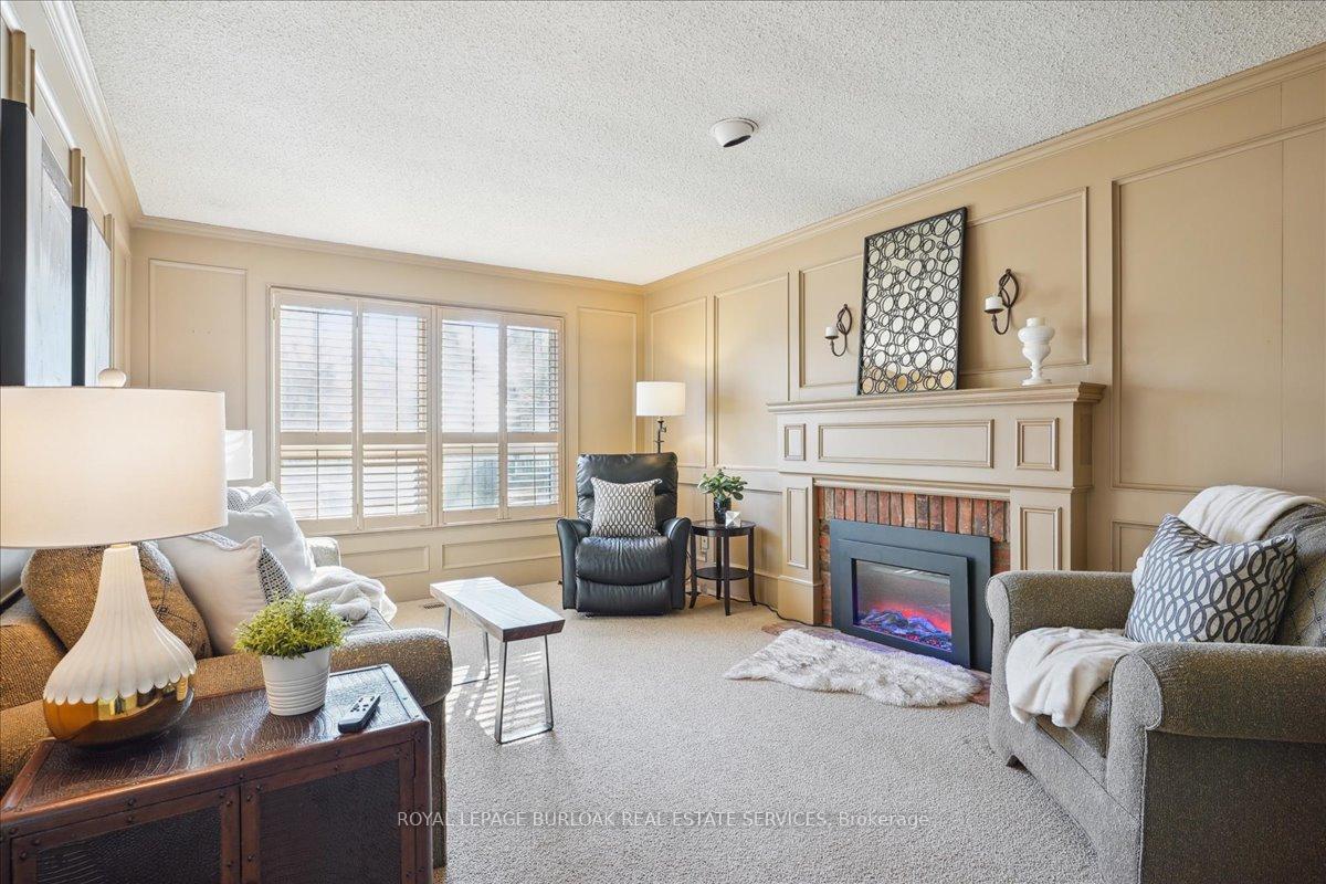 Photo 12 of 199 Penn Drive, Burlington, Roseland — HOMEH