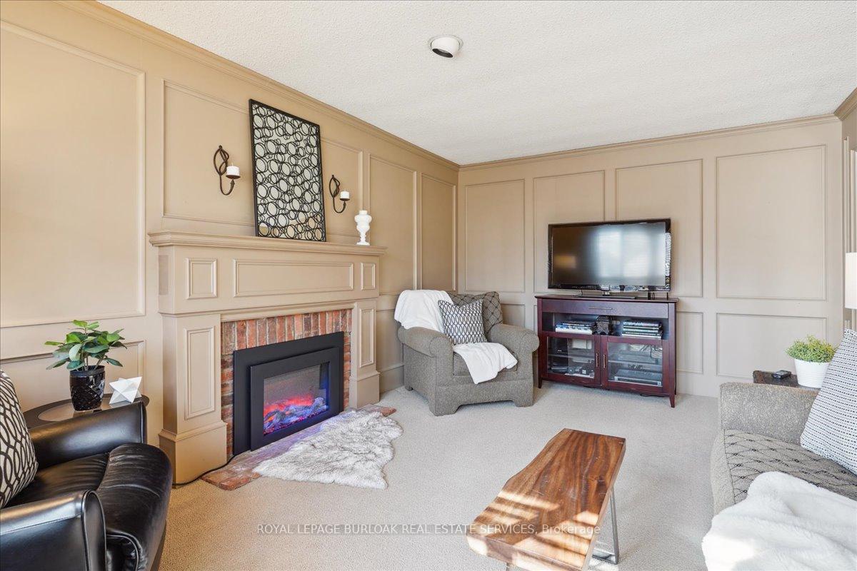 Photo 13 of 199 Penn Drive, Burlington, Roseland — HOMEH