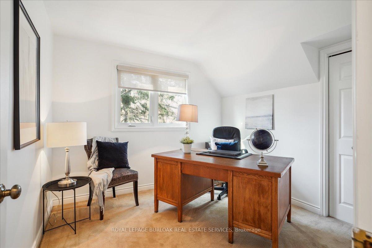 Photo 24 of 199 Penn Drive, Burlington, Roseland — HOMEH