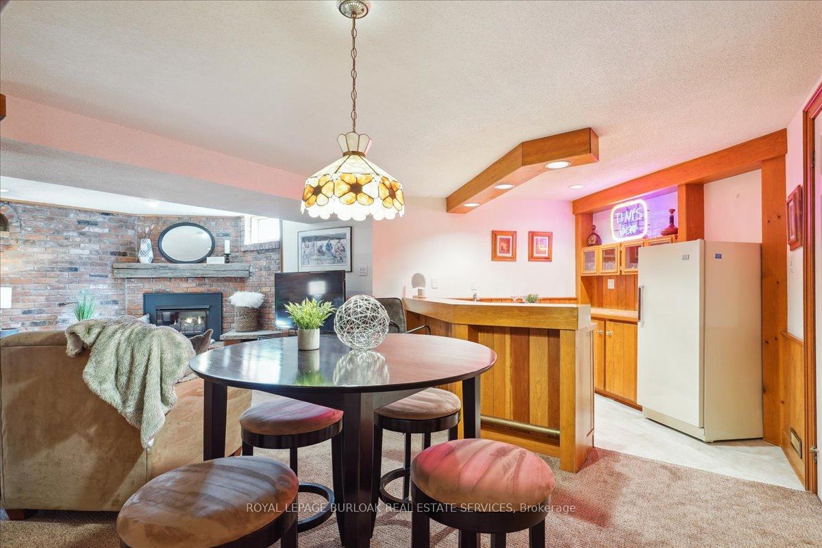 Photo 32 of 199 Penn Drive, Burlington, Roseland — HOMEH