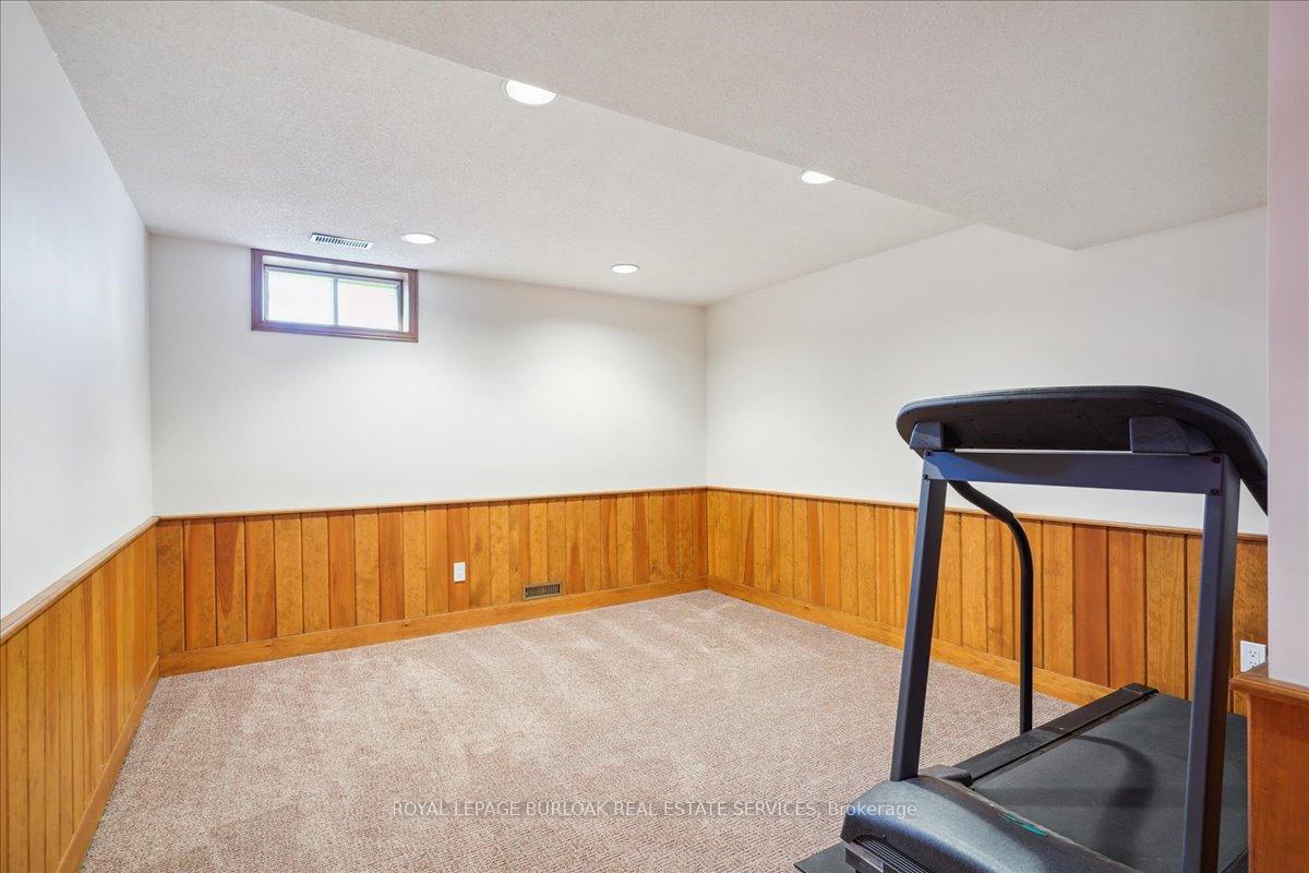 Photo 33 of 199 Penn Drive, Burlington, Roseland — HOMEH