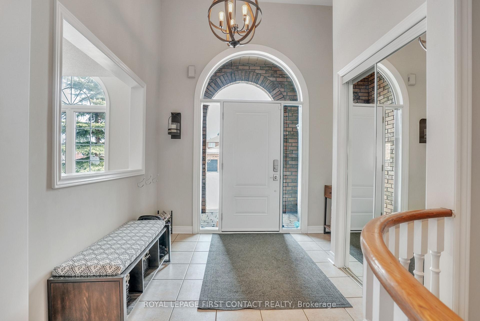 Photo 2 of 15 Royal Park Boulevard, Barrie, Bayshore — HOMEH