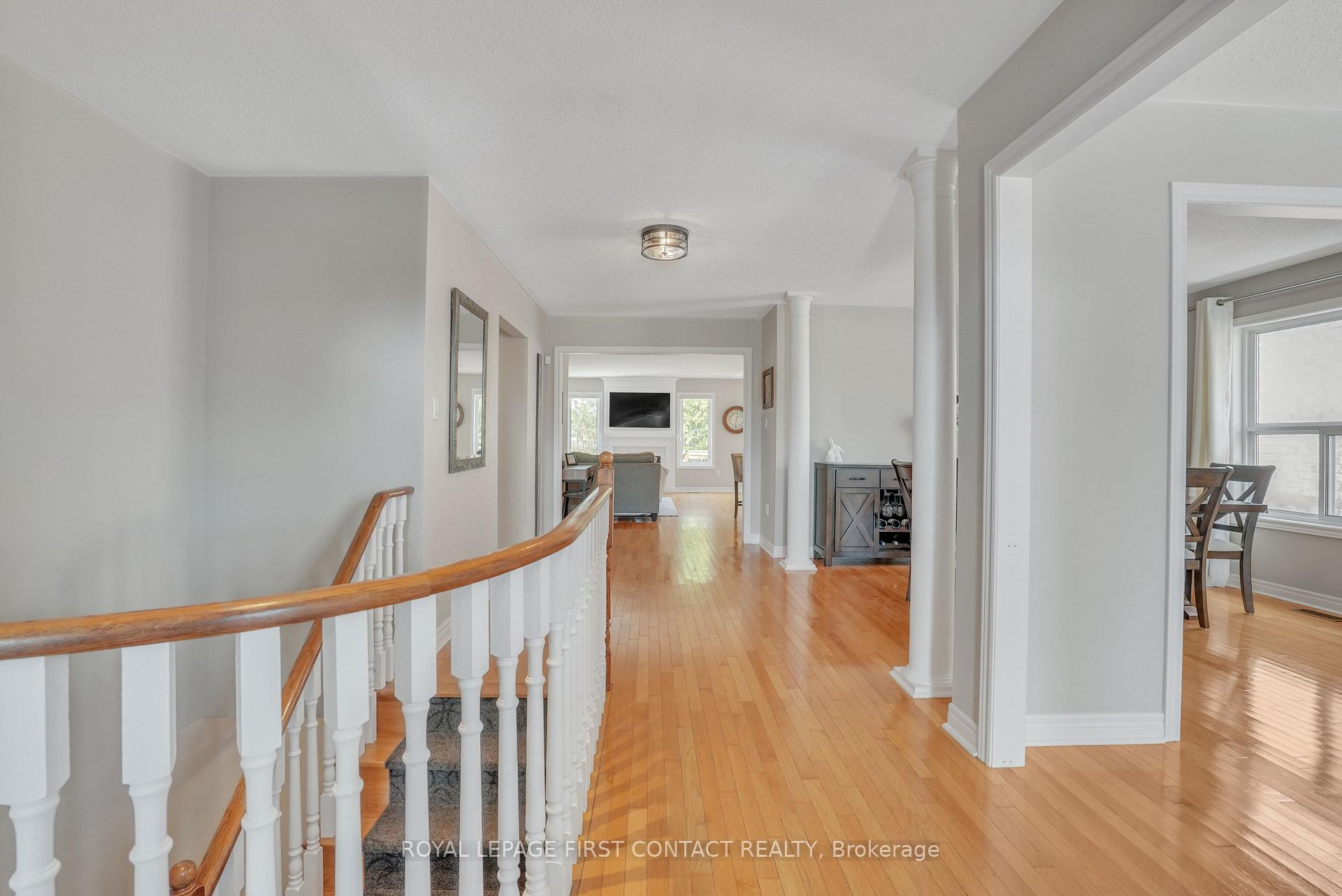 Photo 3 of 15 Royal Park Boulevard, Barrie, Bayshore — HOMEH