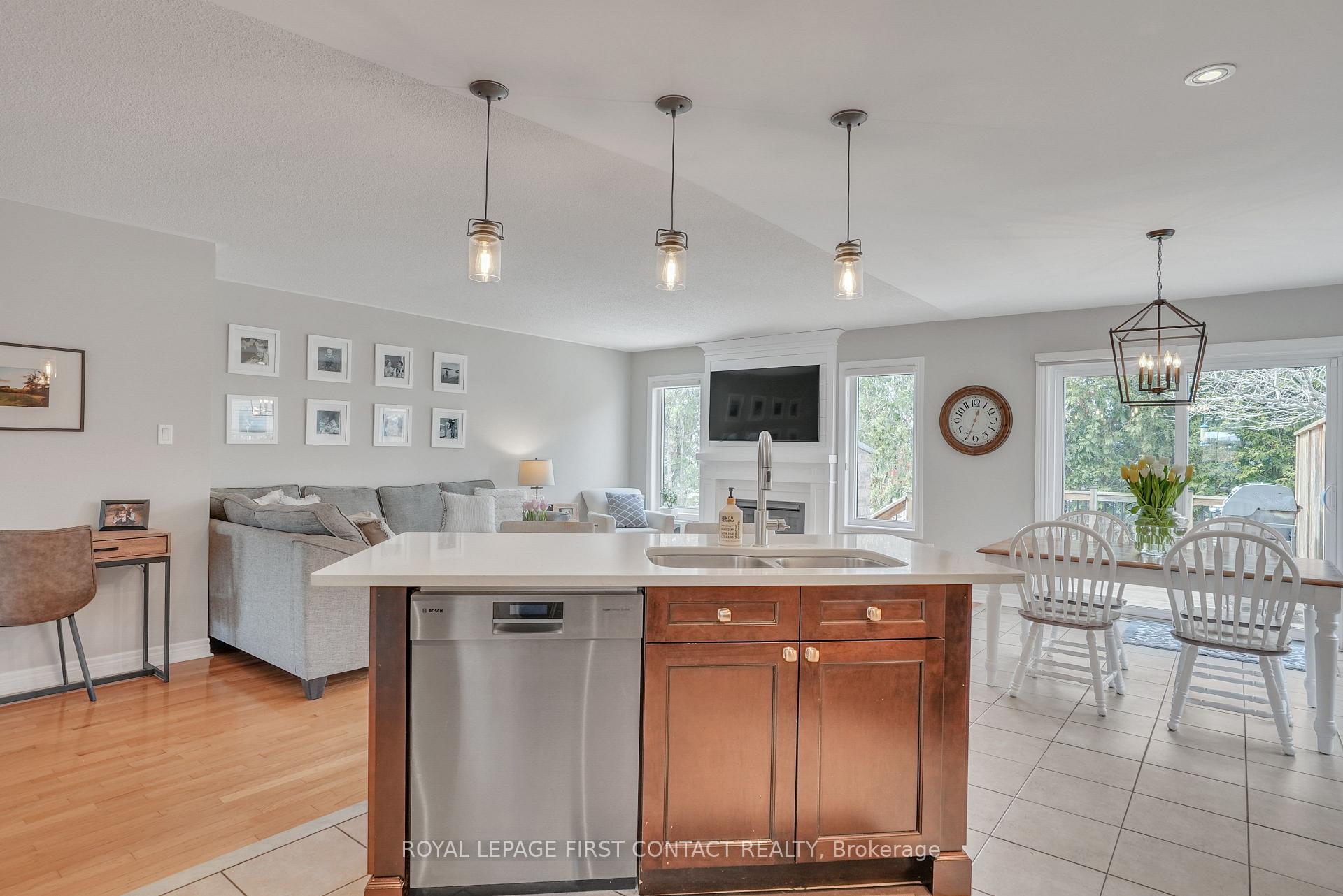 Photo 14 of 15 Royal Park Boulevard, Barrie, Bayshore — HOMEH