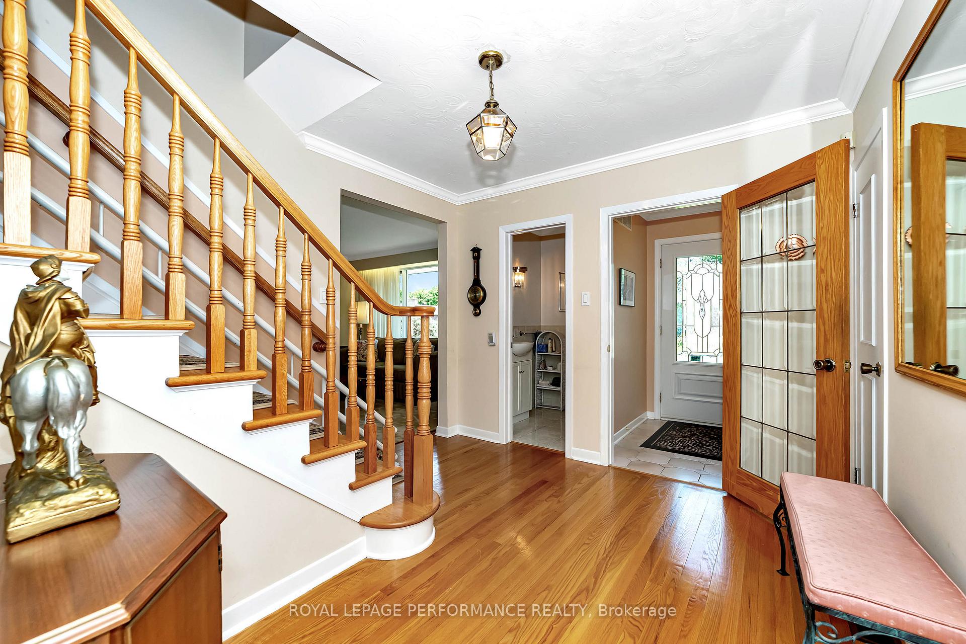 Photo 3 of 690 Golden Avenue, Ottawa, Laurentianview — HOMEH