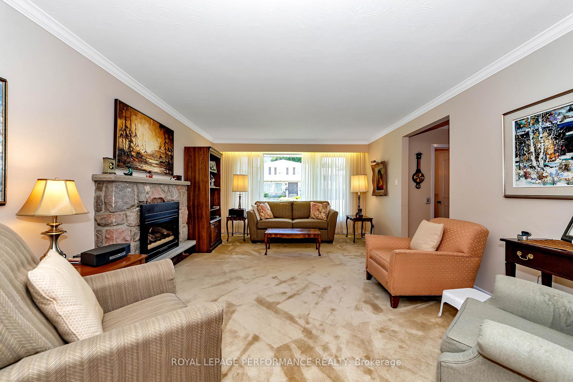 Photo 7 of 690 Golden Avenue, Ottawa, Laurentianview — HOMEH