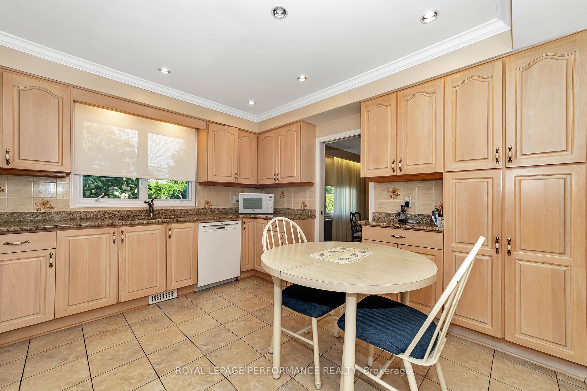 Photo 13 of 690 Golden Avenue, Ottawa, Laurentianview — HOMEH