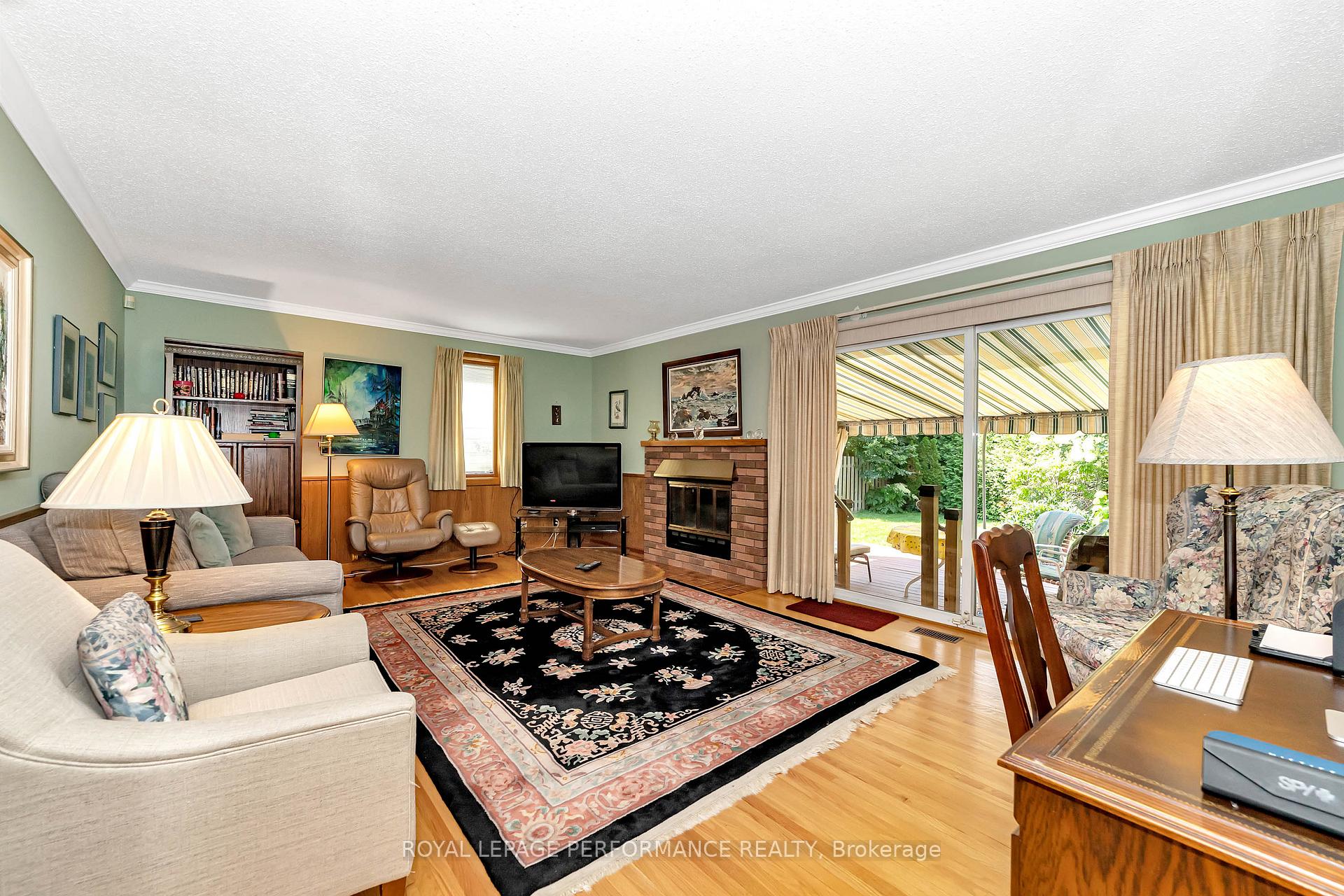 Photo 17 of 690 Golden Avenue, Ottawa, Laurentianview — HOMEH
