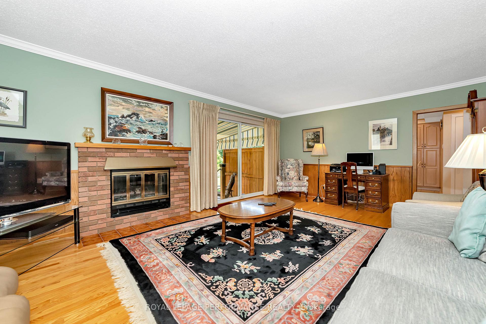 Photo 20 of 690 Golden Avenue, Ottawa, Laurentianview — HOMEH