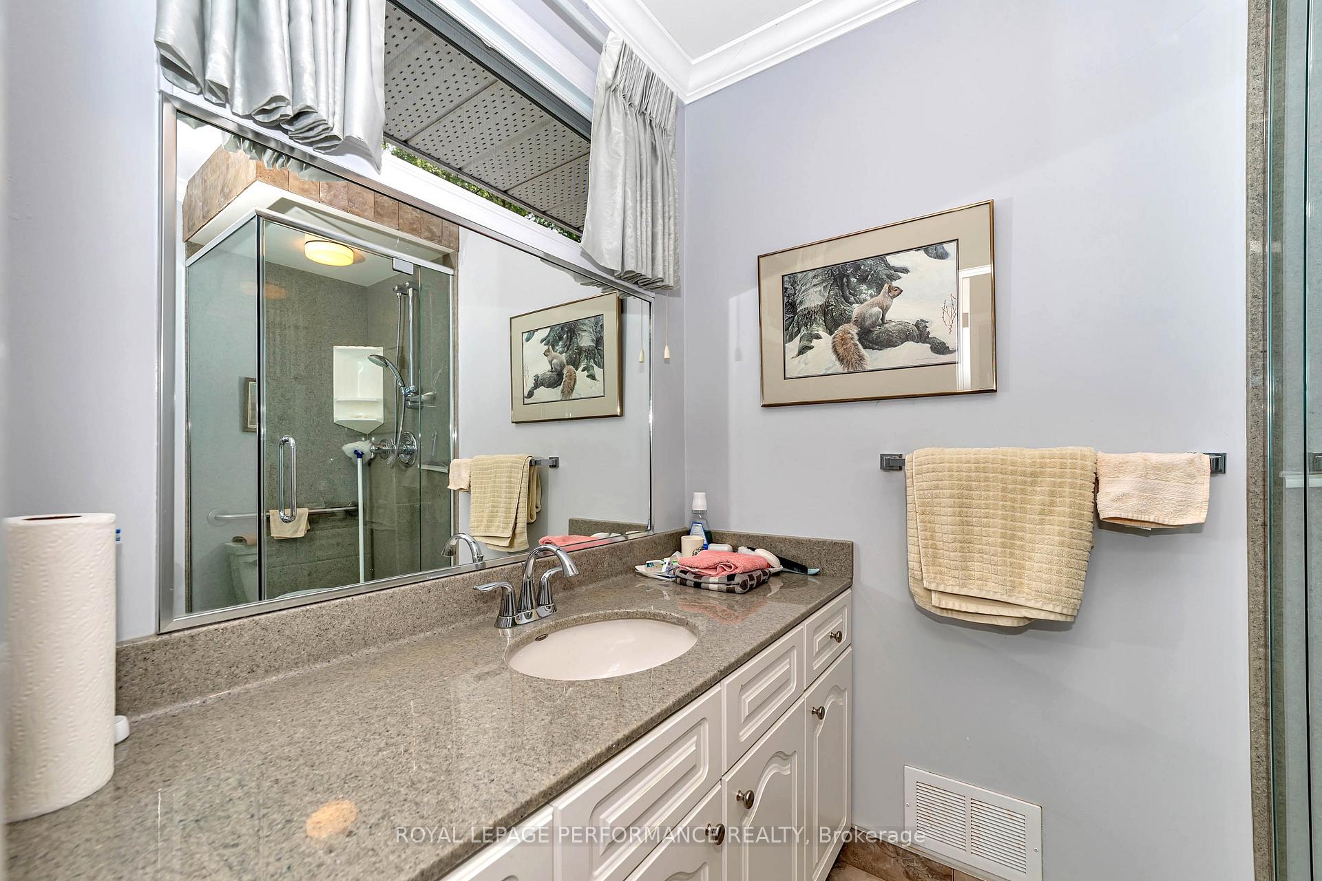 Photo 23 of 690 Golden Avenue, Ottawa, Laurentianview — HOMEH