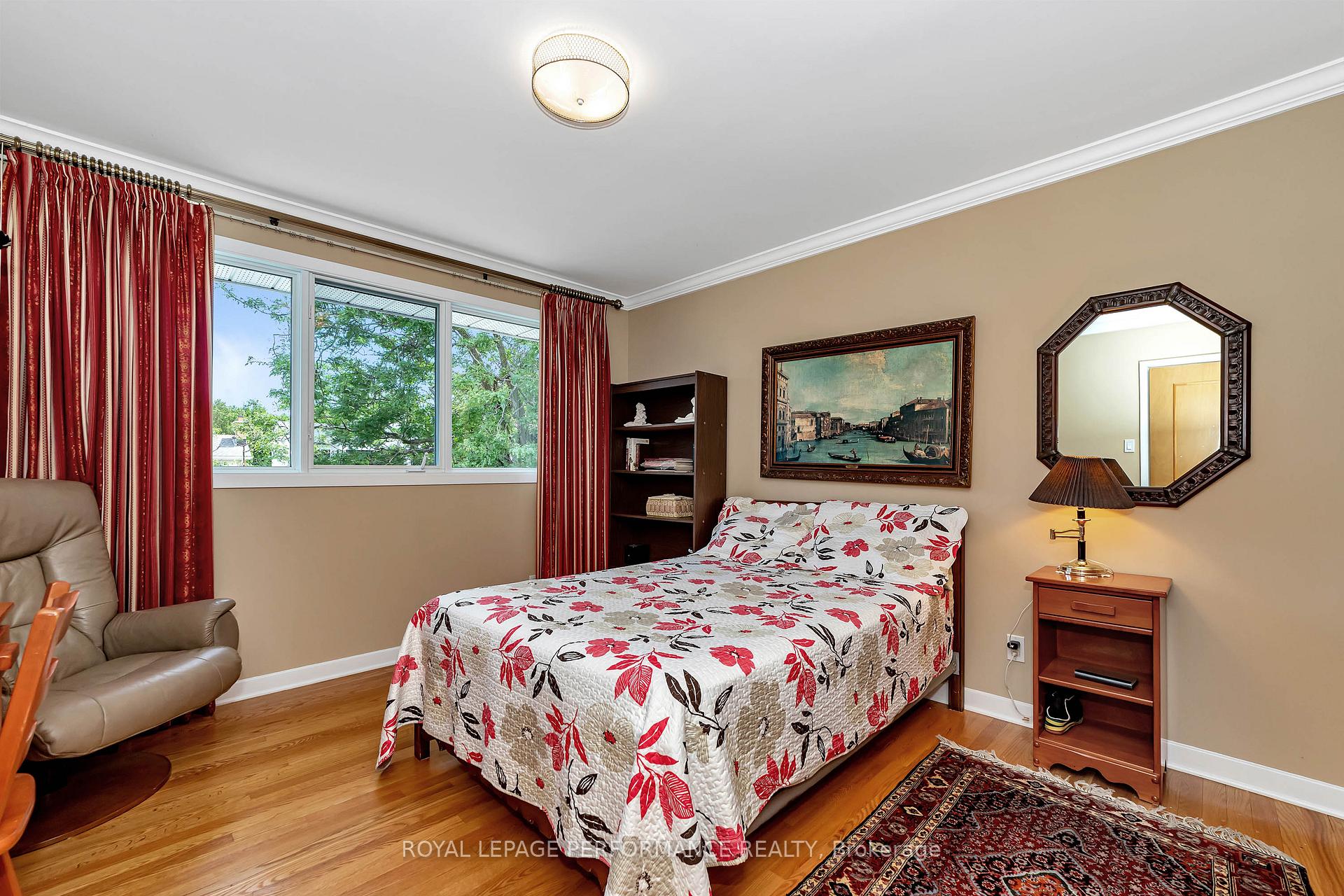 Photo 24 of 690 Golden Avenue, Ottawa, Laurentianview — HOMEH