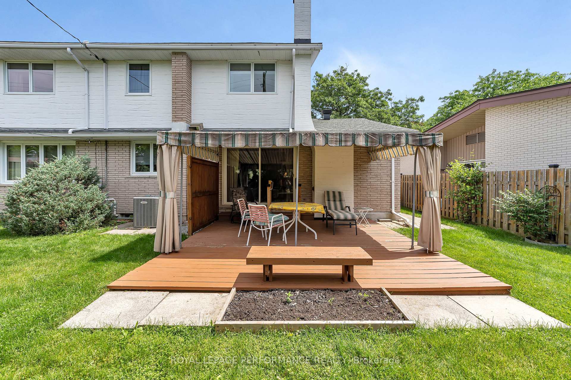 Photo 39 of 690 Golden Avenue, Ottawa, Laurentianview — HOMEH