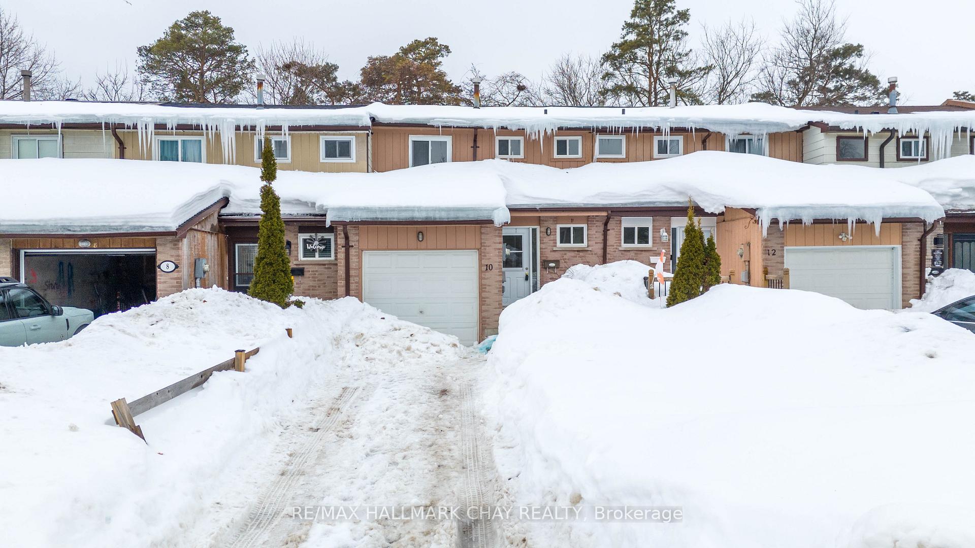 Photo 1 of 10 Chaucer Crescent, Barrie, Letitia Heights — HOMEH