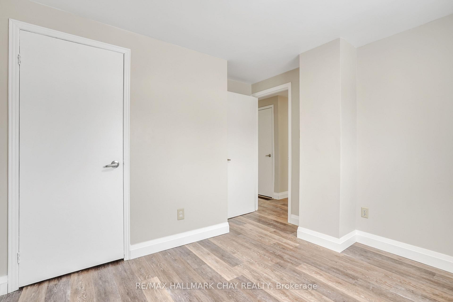 Photo 20 of 10 Chaucer Crescent, Barrie, Letitia Heights — HOMEH