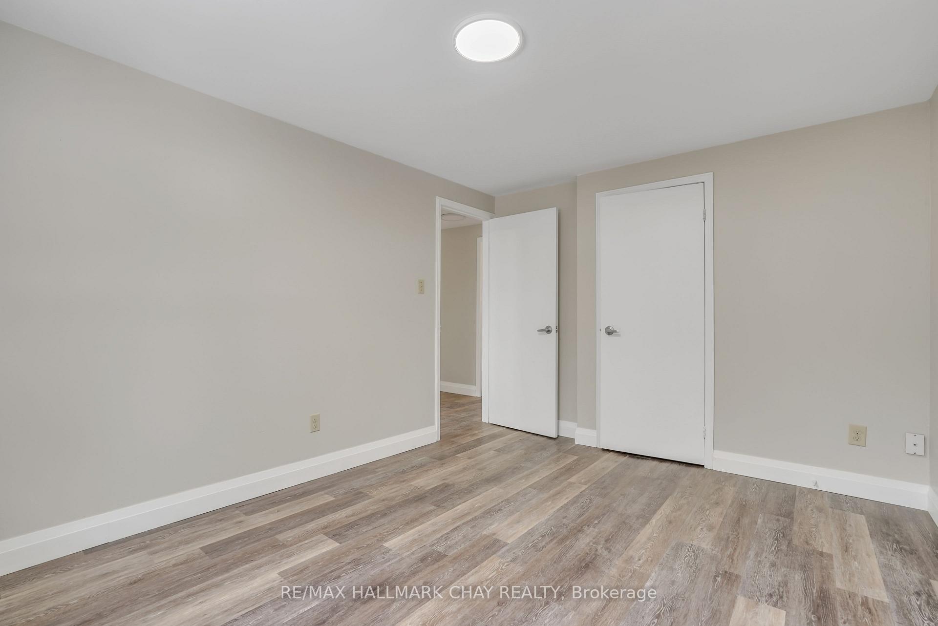 Photo 22 of 10 Chaucer Crescent, Barrie, Letitia Heights — HOMEH