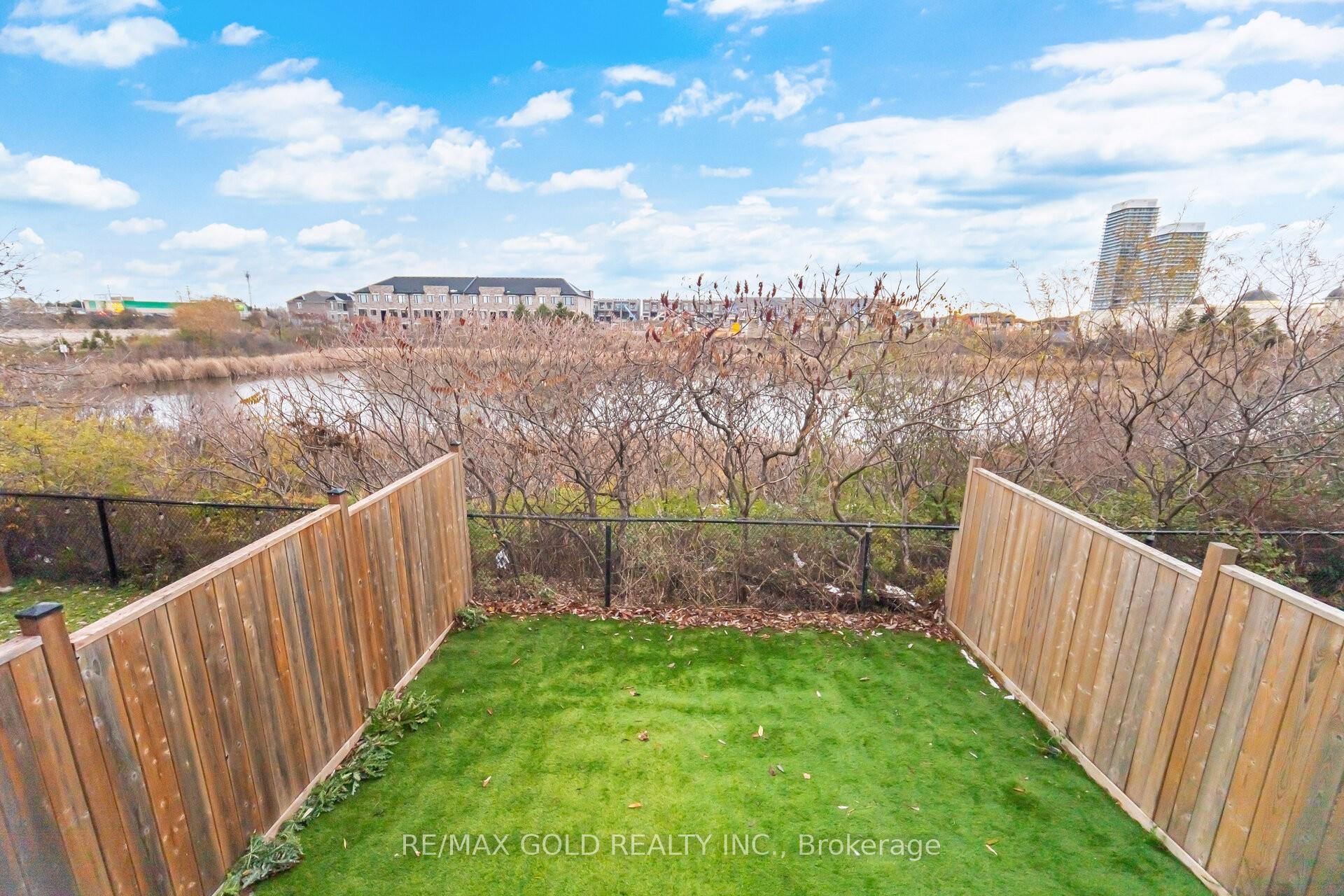 Photo 15 of 26 Davenfield Circle, Brampton, Bram East — HOMEH