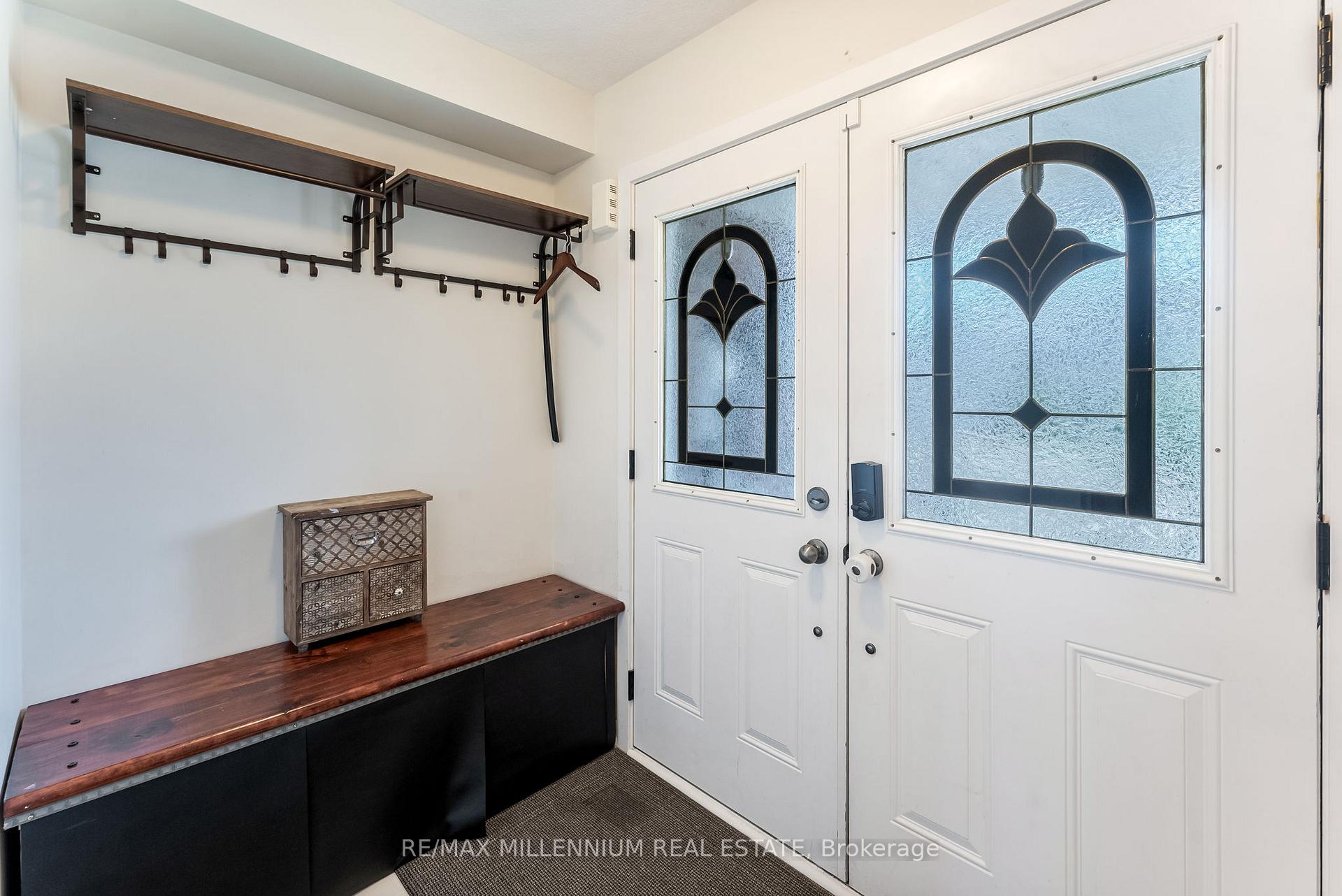Photo 5 of 494 Queen Mary Drive, Brampton, Northwest Brampton — HOMEH