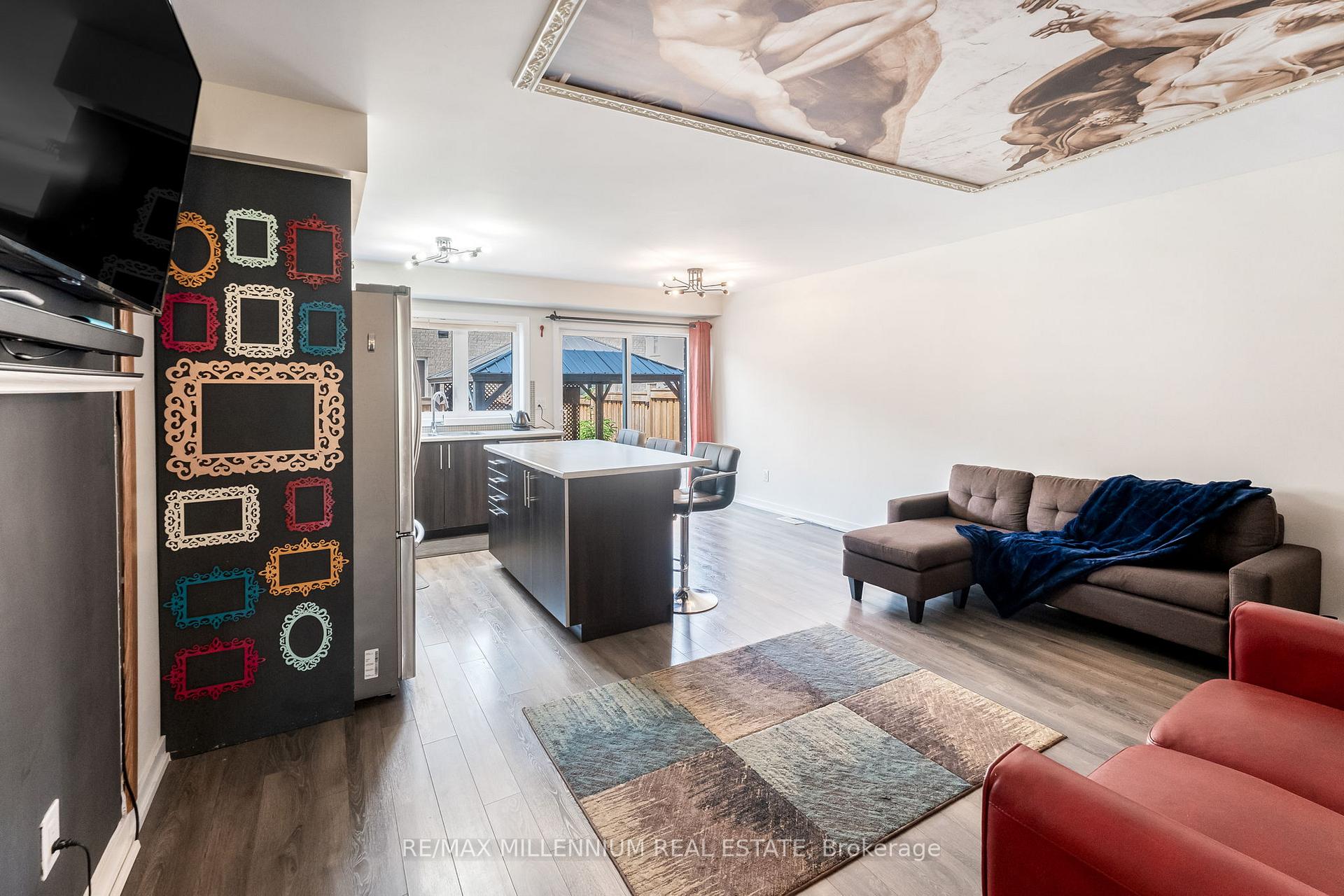 Photo 6 of 494 Queen Mary Drive, Brampton, Northwest Brampton — HOMEH