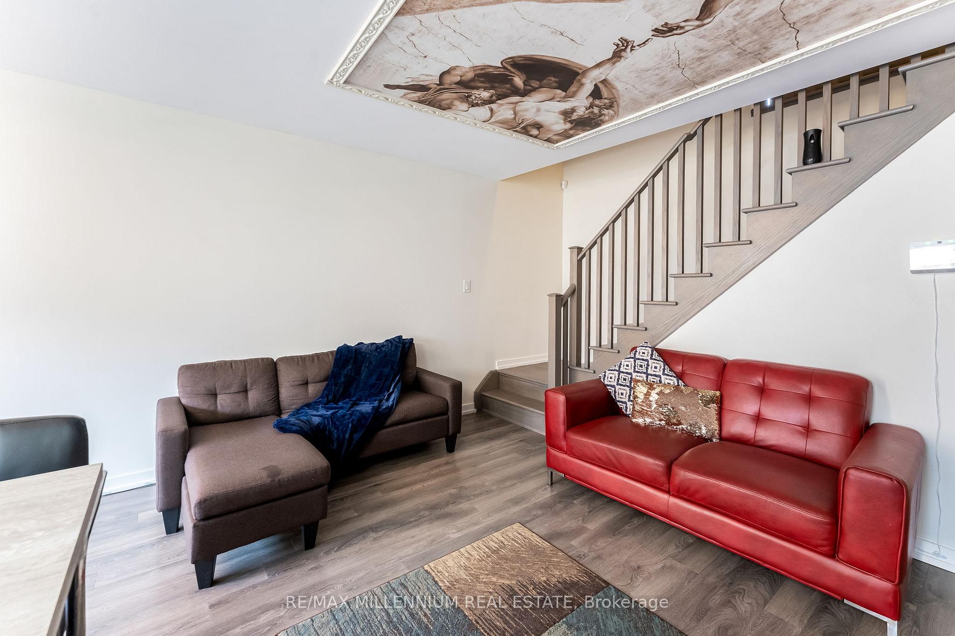 Photo 8 of 494 Queen Mary Drive, Brampton, Northwest Brampton — HOMEH