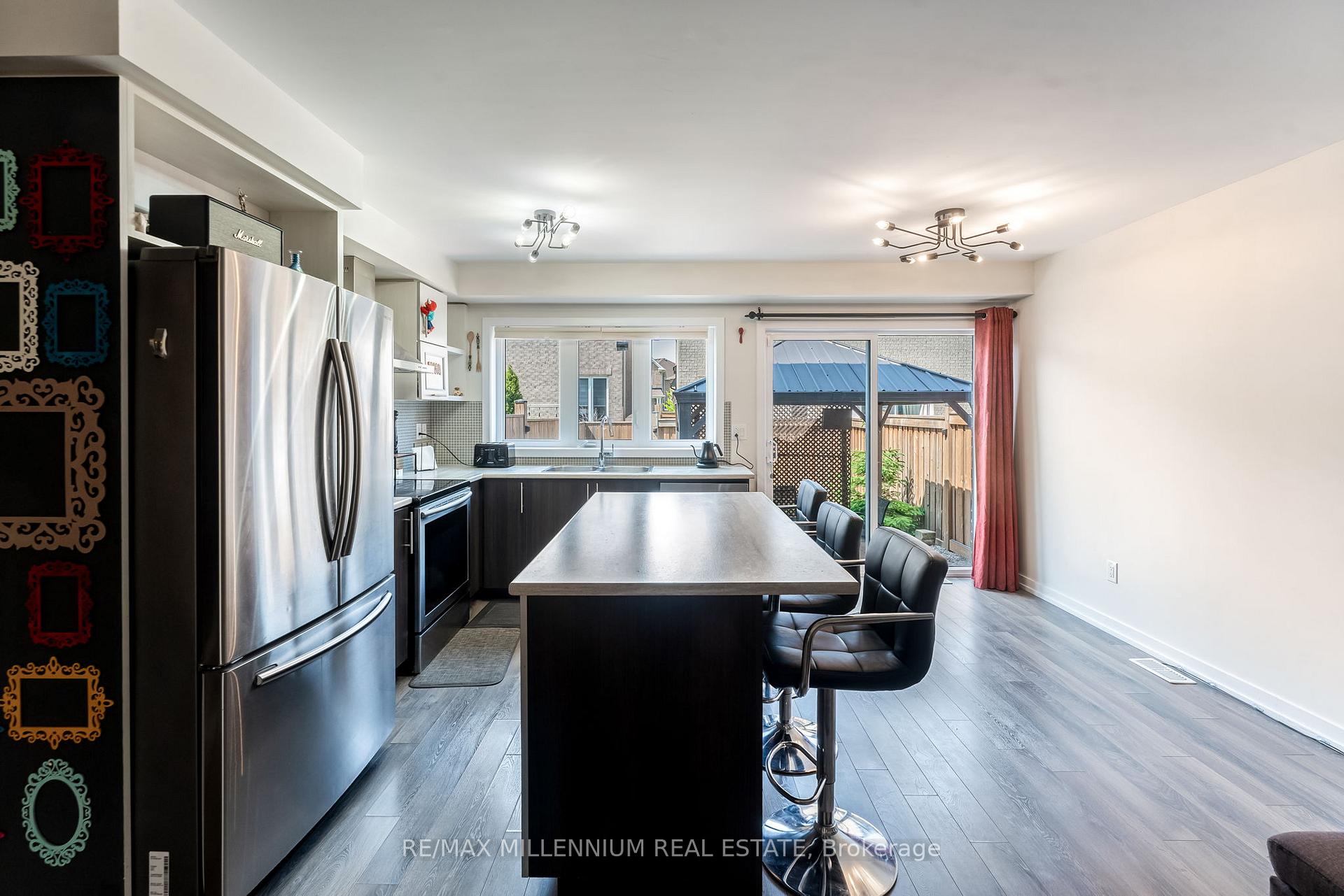 Photo 14 of 494 Queen Mary Drive, Brampton, Northwest Brampton — HOMEH