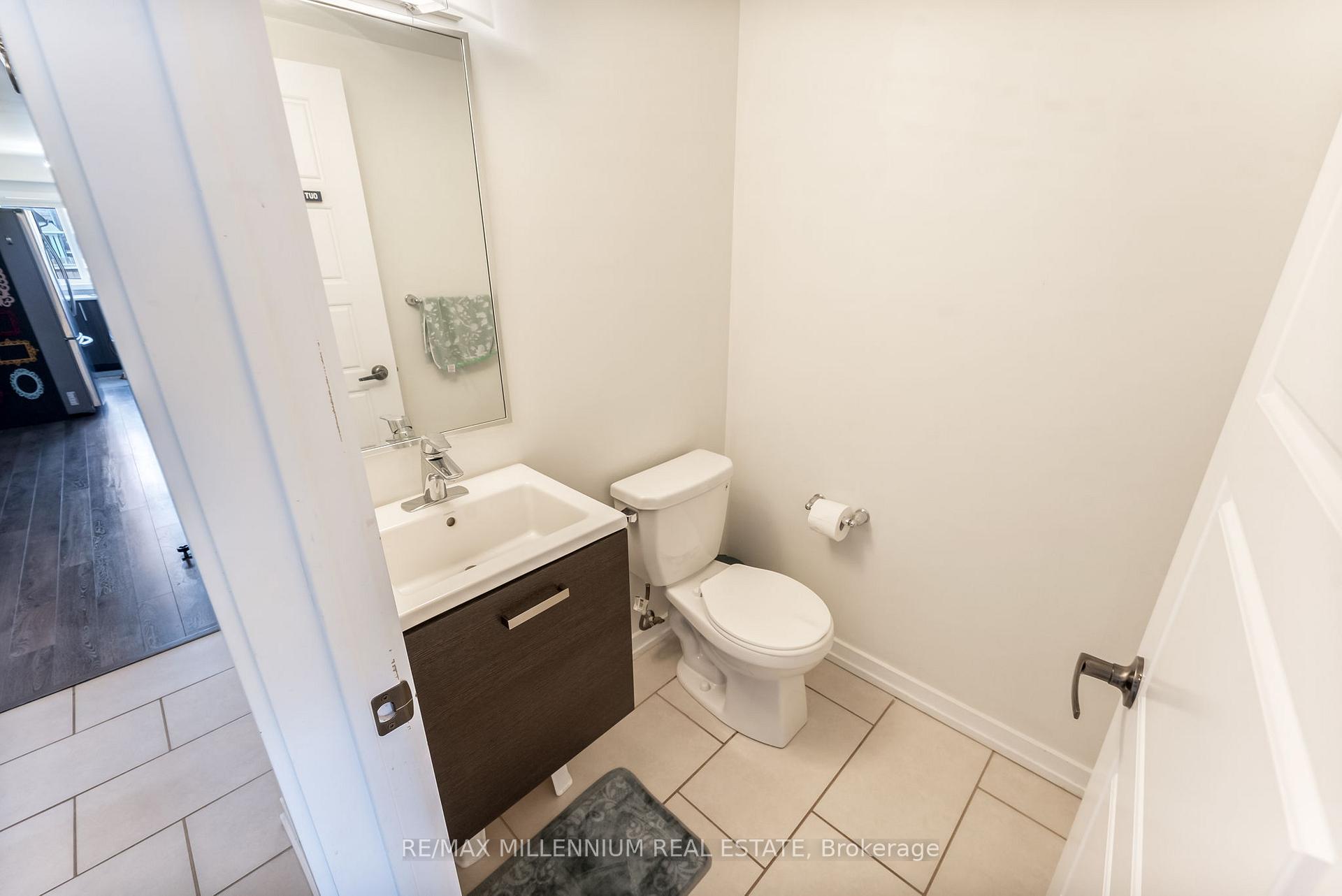 Photo 18 of 494 Queen Mary Drive, Brampton, Northwest Brampton — HOMEH