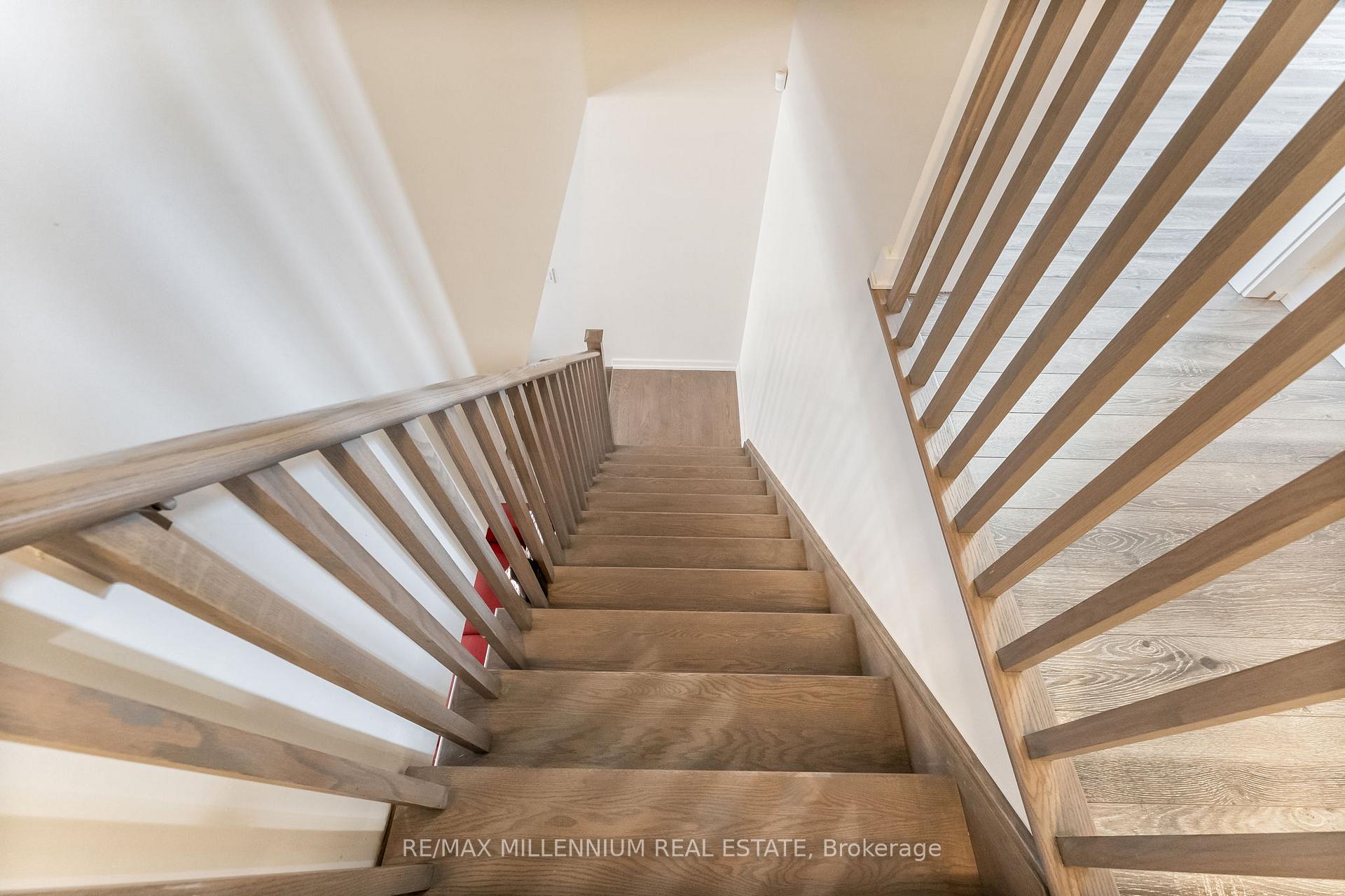 Photo 19 of 494 Queen Mary Drive, Brampton, Northwest Brampton — HOMEH